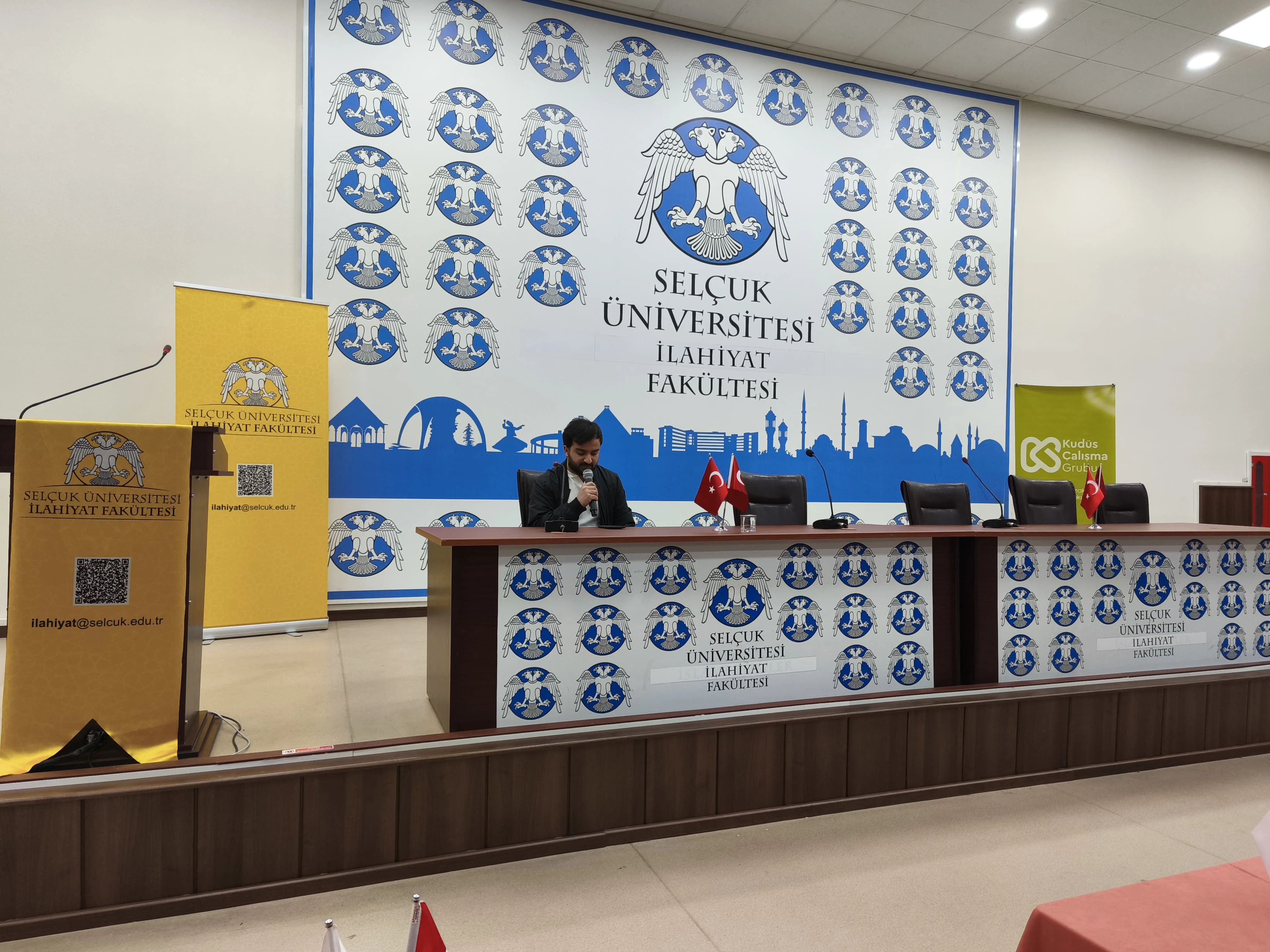 Filistin: Bitmeyen Kıyam" Konferansı Gerçekleşti