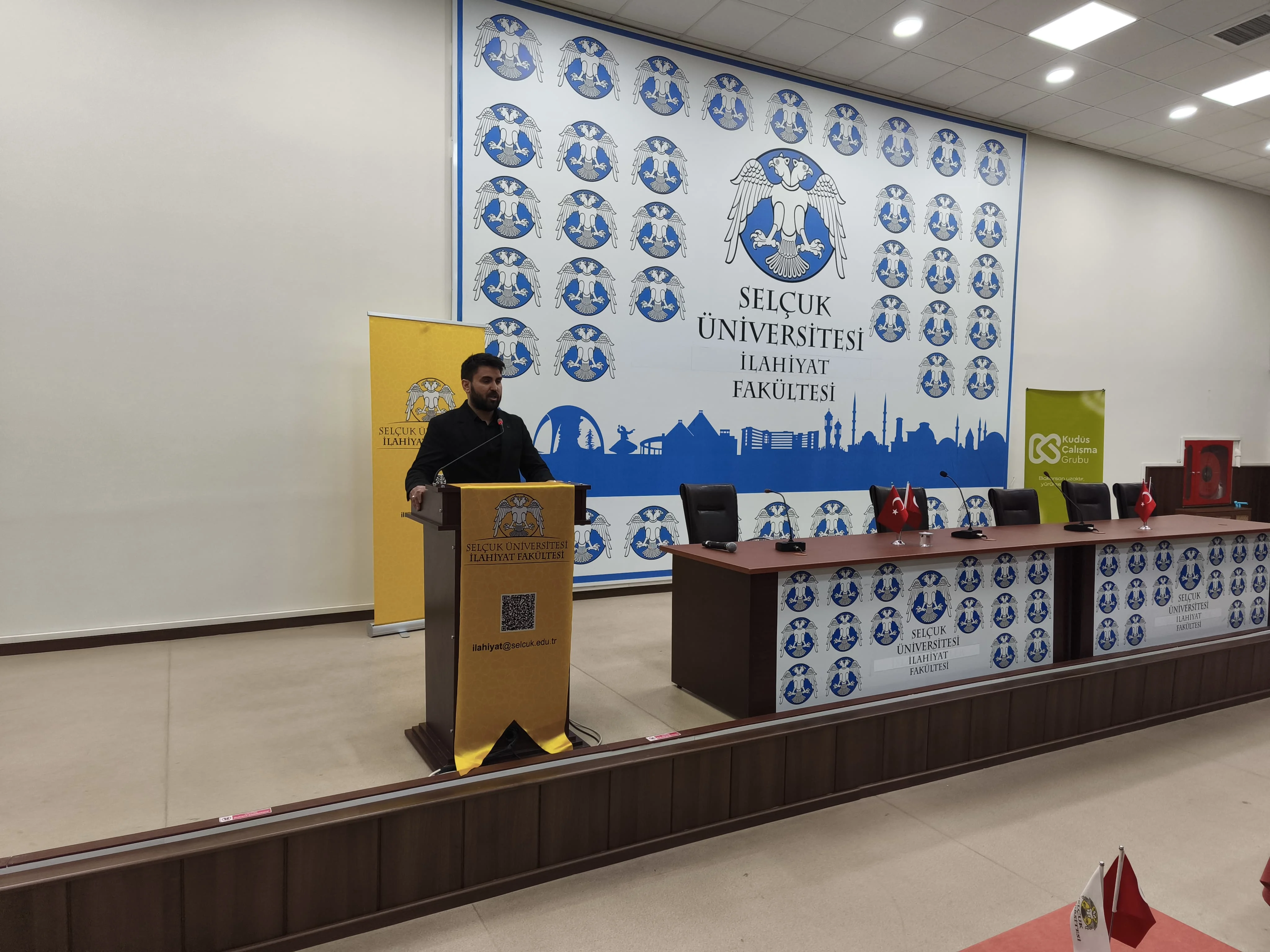 Filistin: Bitmeyen Kıyam" Konferansı Gerçekleşti