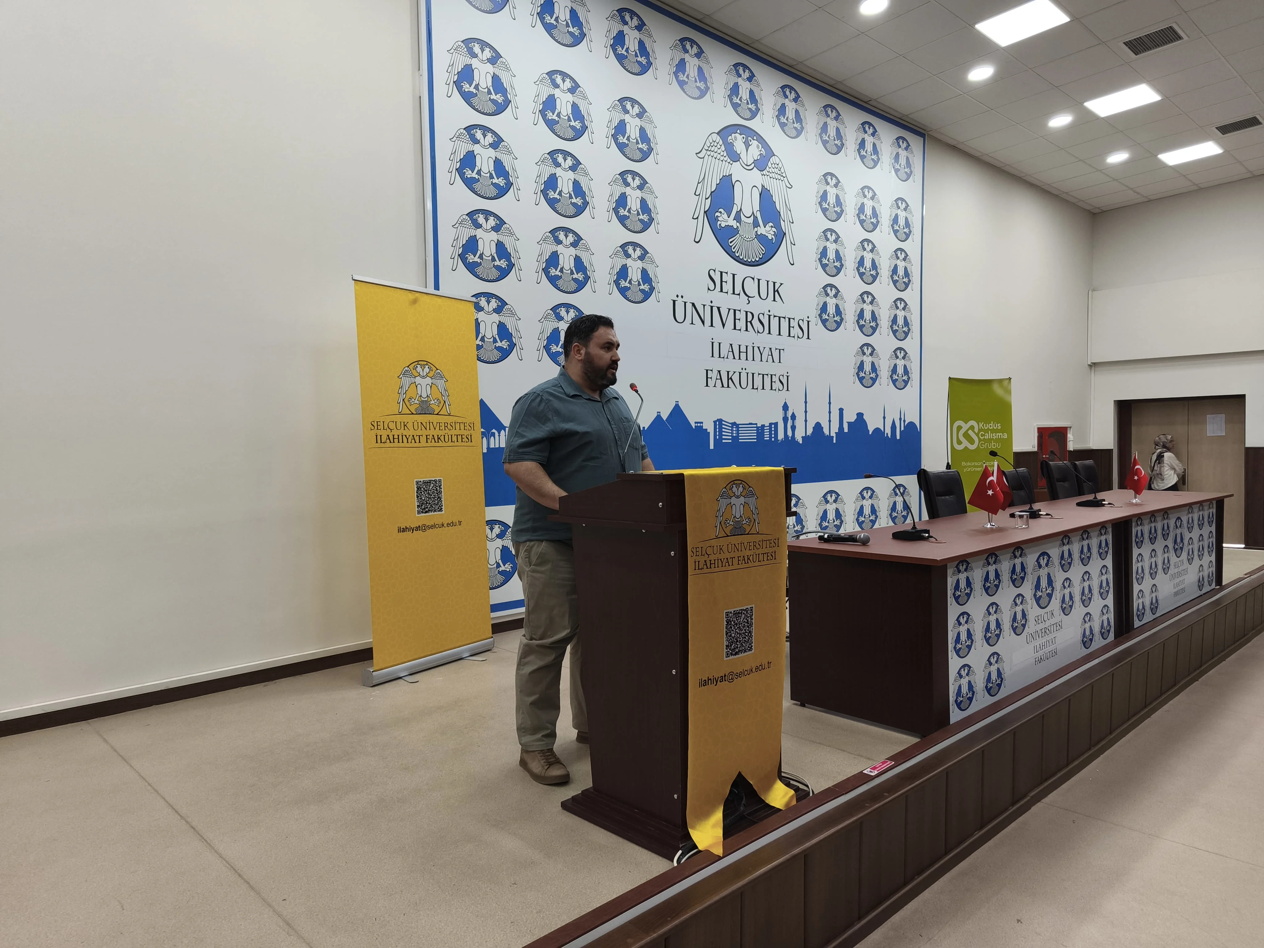 Filistin: Bitmeyen Kıyam" Konferansı Gerçekleşti