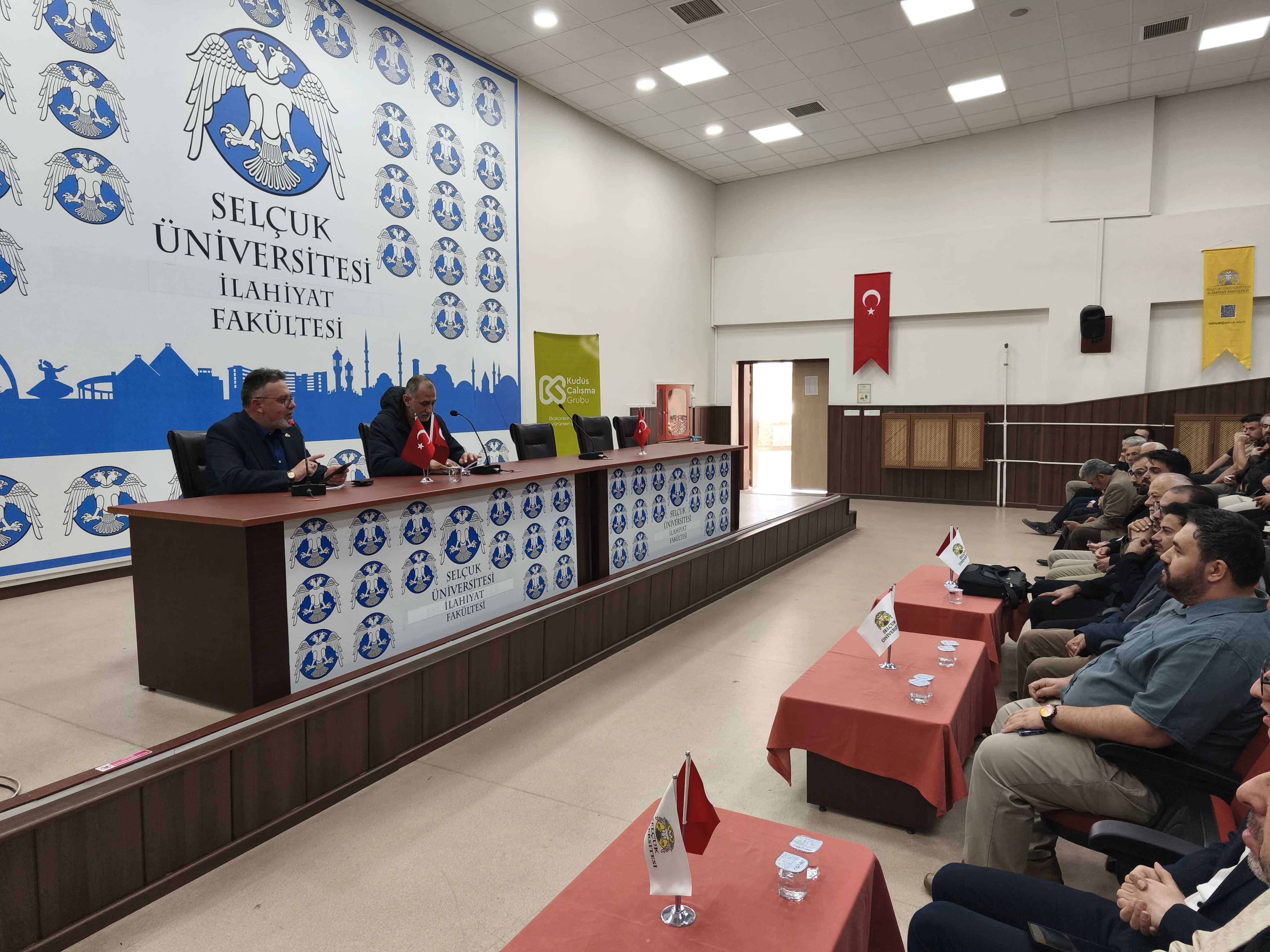 Filistin: Bitmeyen Kıyam" Konferansı Gerçekleşti