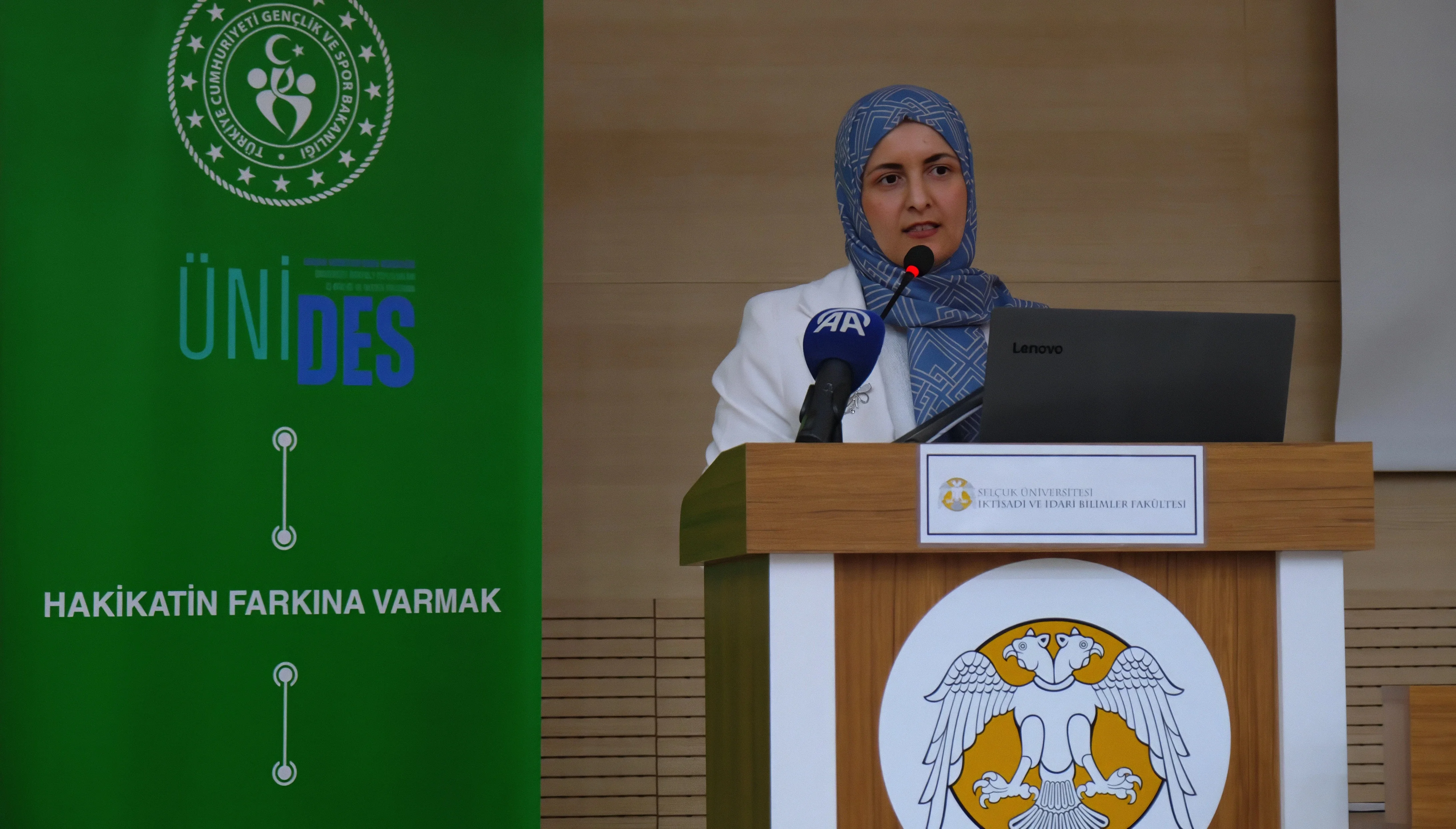 Selçuk Üniversitesinde dijital çağın tehdidi ele alındı: ‘Hakikatin Farkına Varmak’