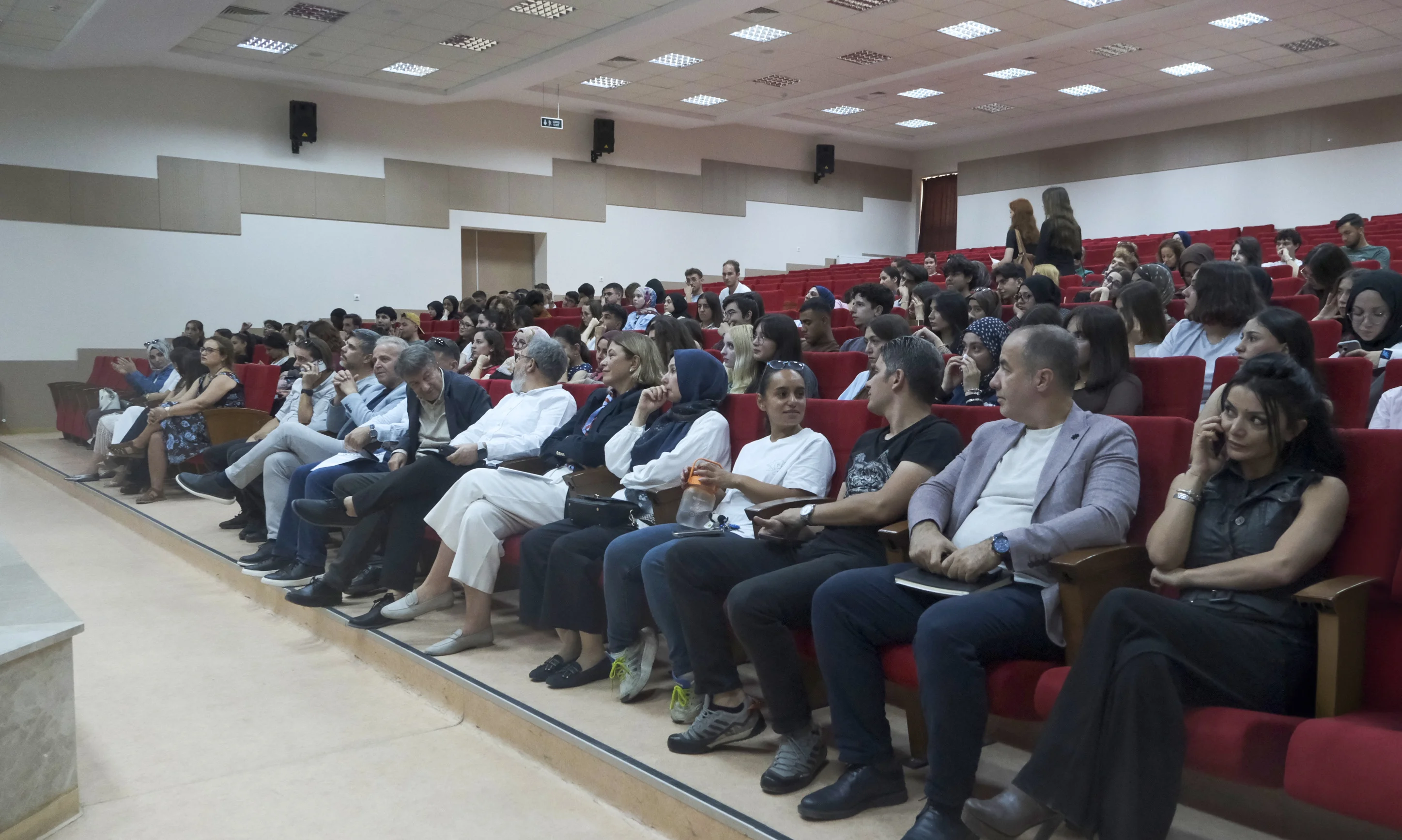İletişim Fakültesi yeni öğrencilerini karşıladı