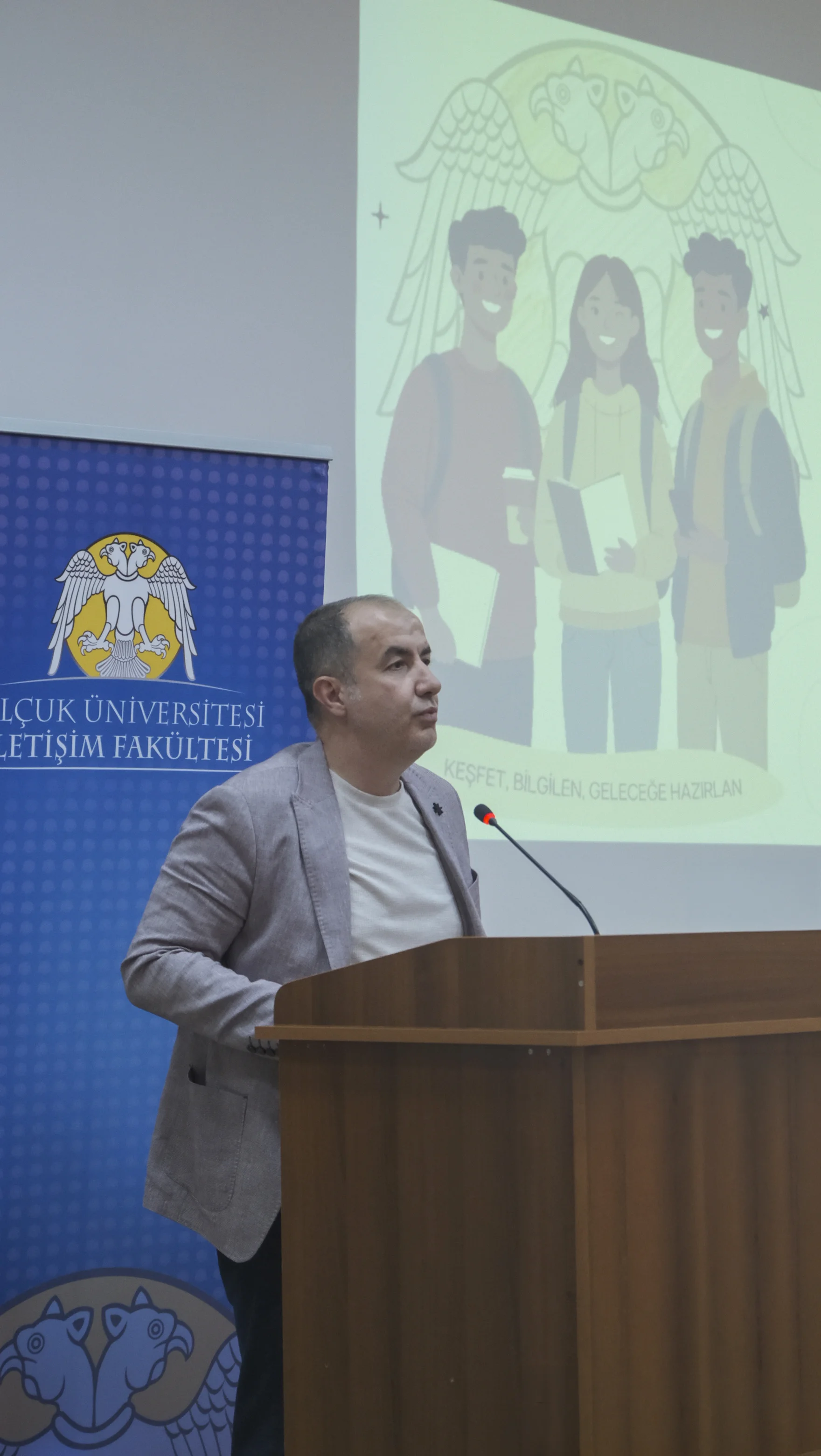 İletişim Fakültesi yeni öğrencilerini karşıladı