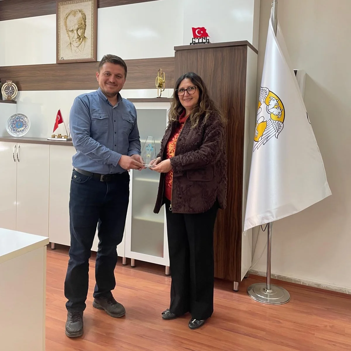 Dillerde Hürriyet, Yüreklerde Âkif