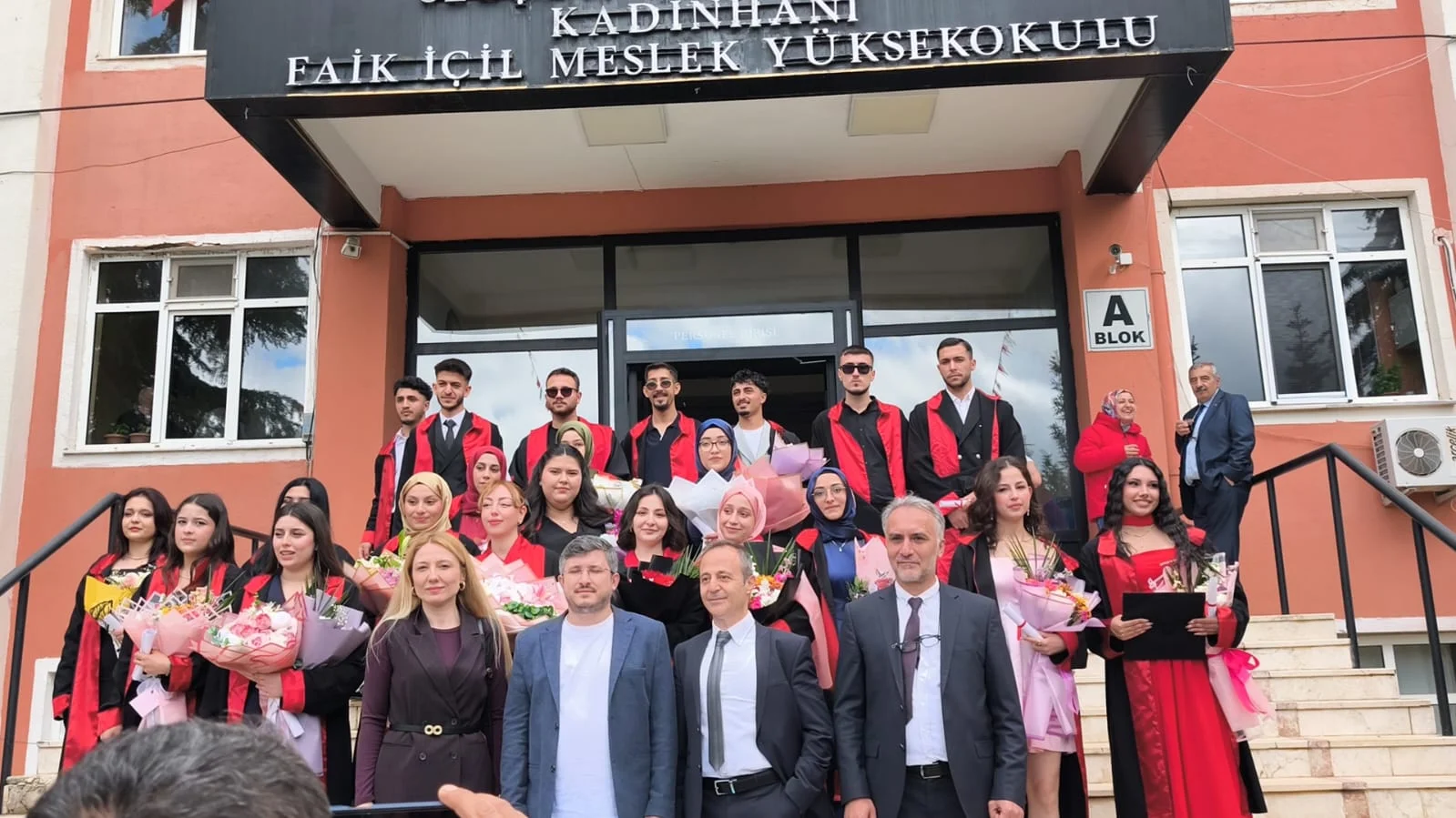 Okulumuzda Mezuniyet Coşkusu