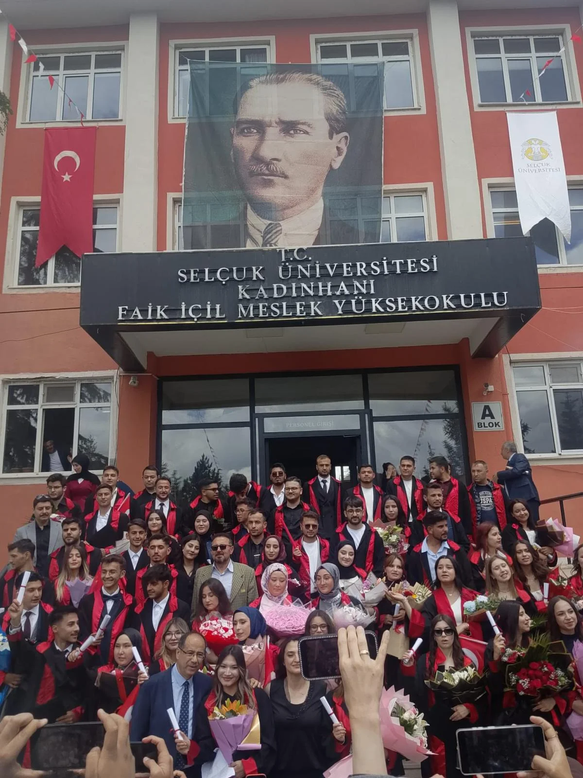 Okulumuzda Mezuniyet Coşkusu
