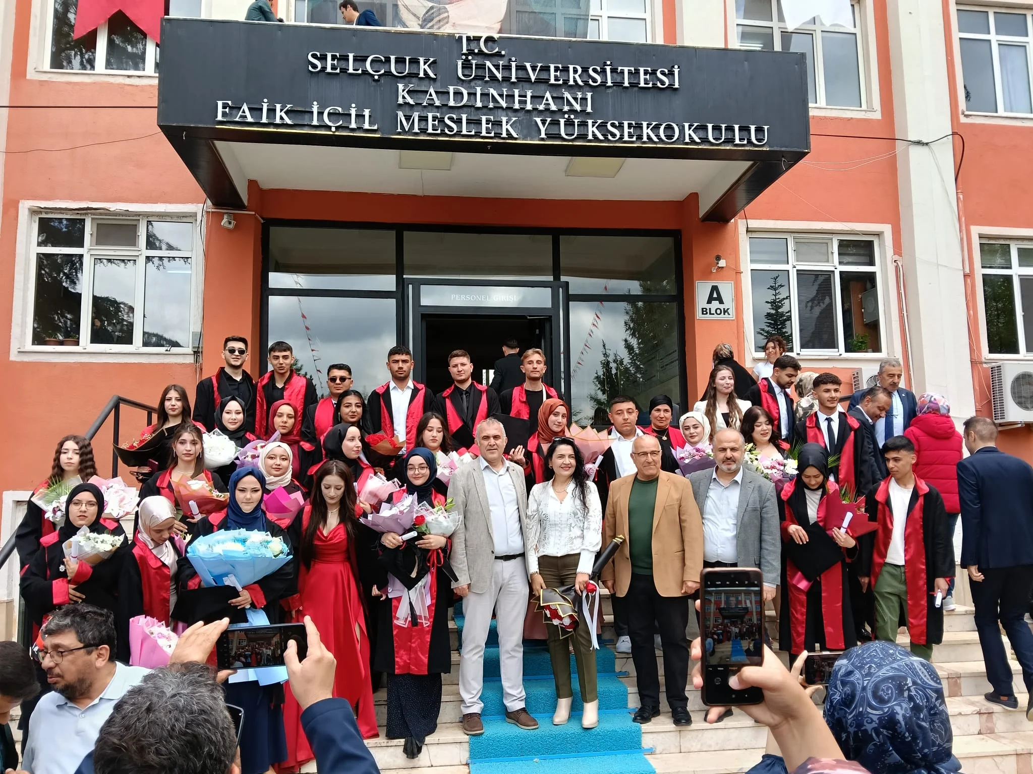 Okulumuzda Mezuniyet Coşkusu