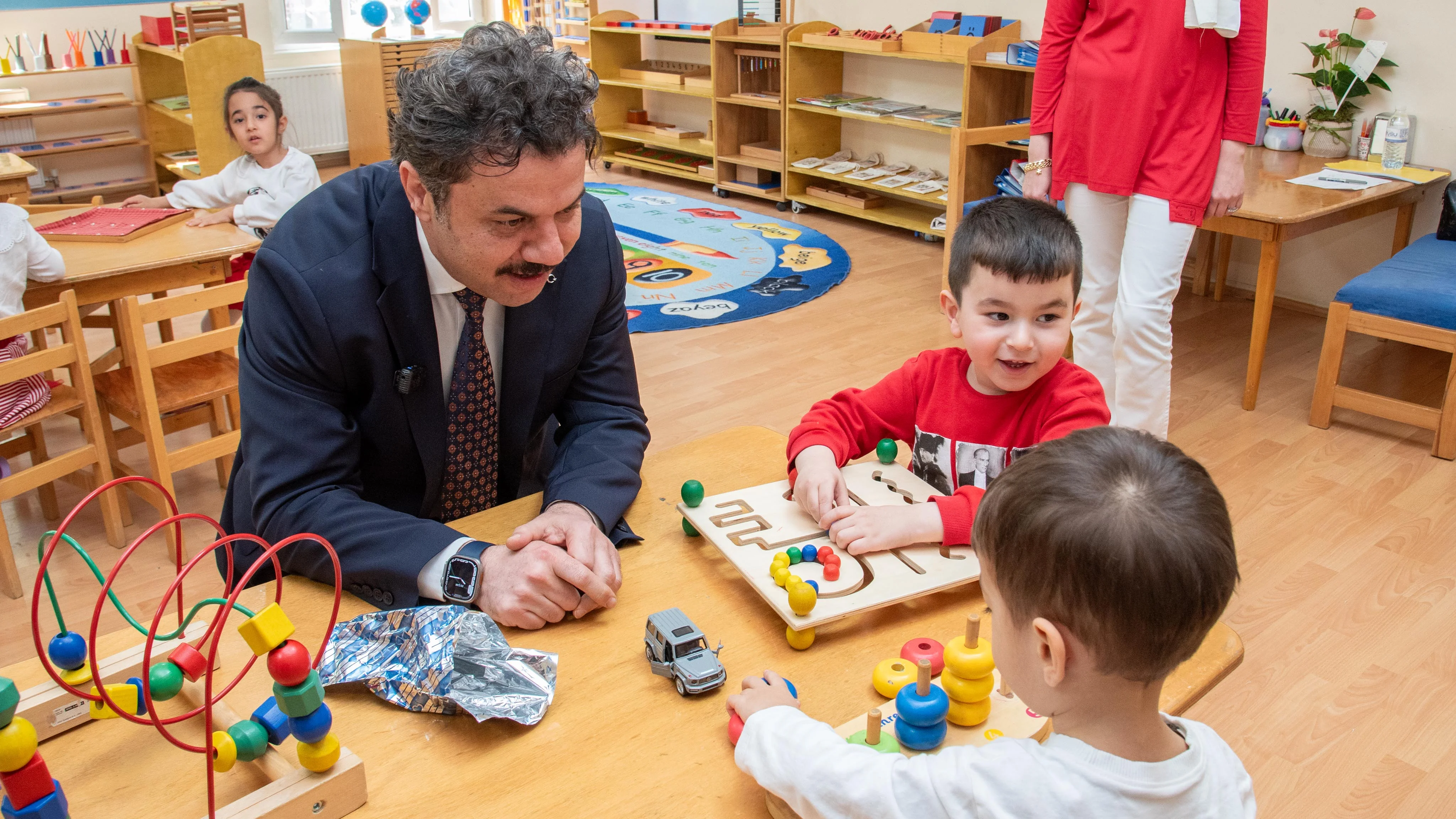 Rektör Yılmaz, miniklerin 23 Nisan sevincine ortak oldu
