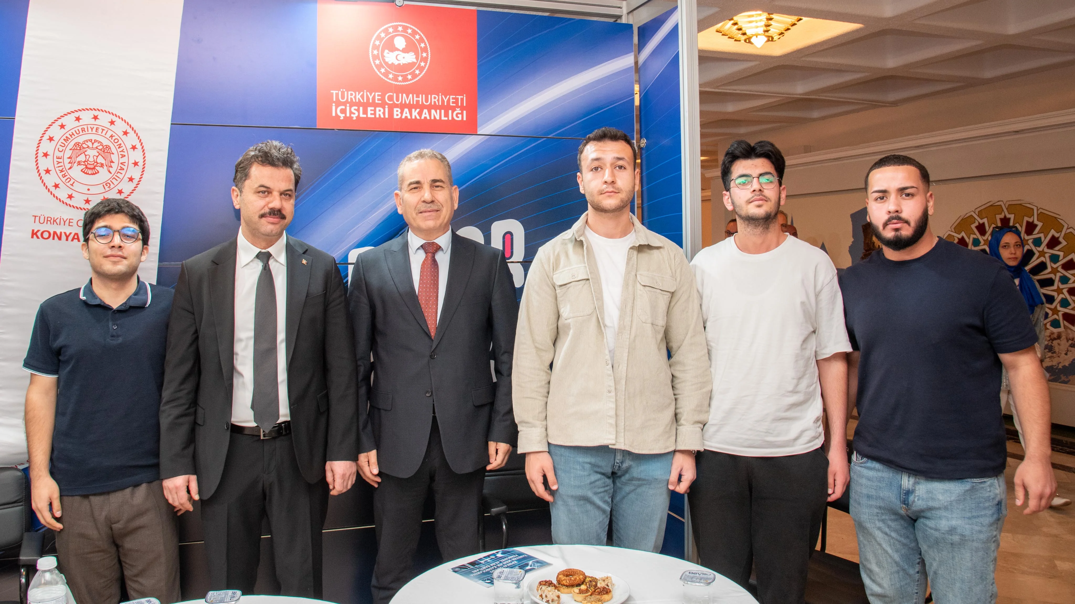 Rektör Yılmaz, İKAF’26’da stantları ziyaret etti