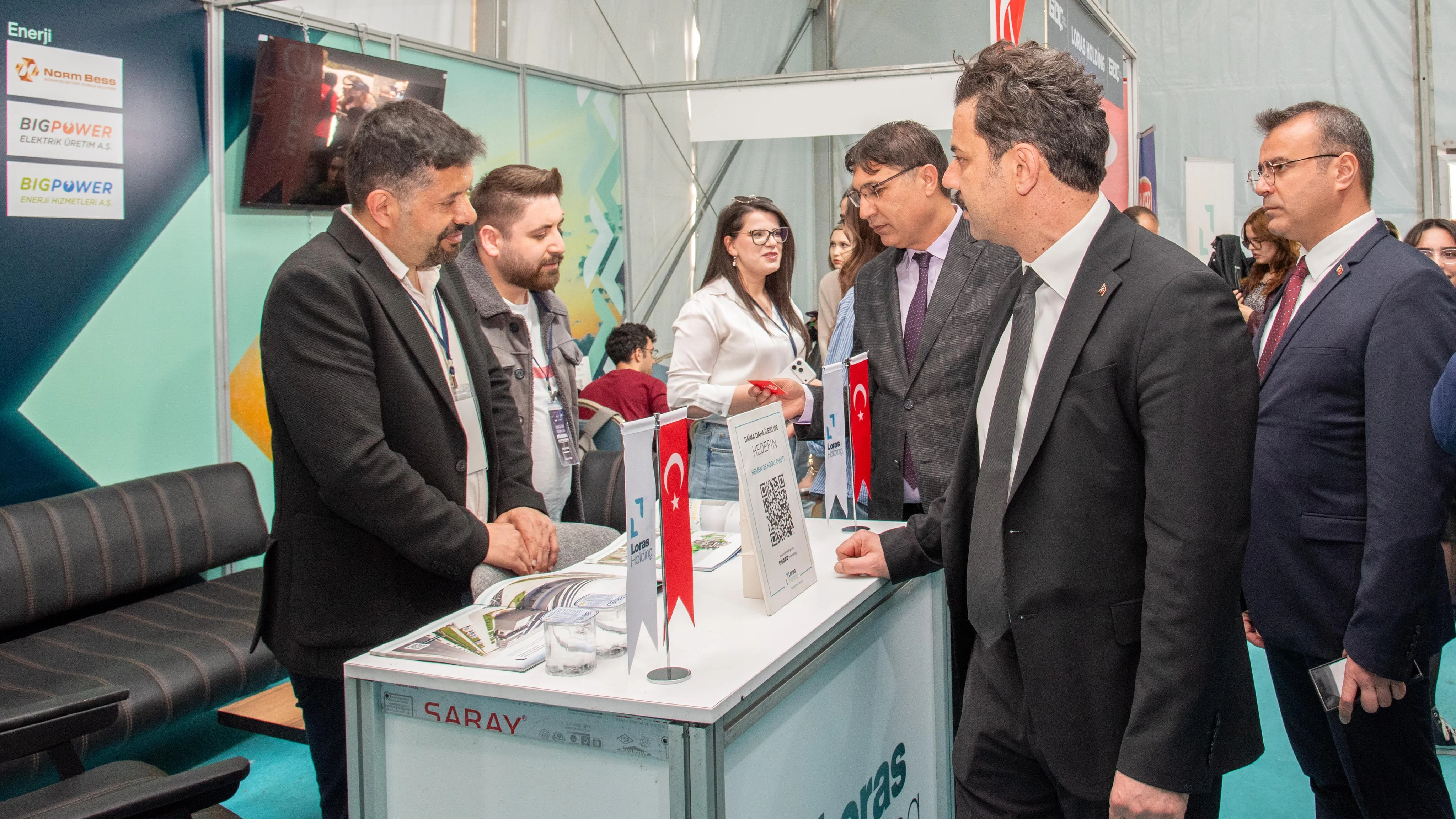 Rektör Yılmaz, İKAF’26’da stantları ziyaret etti