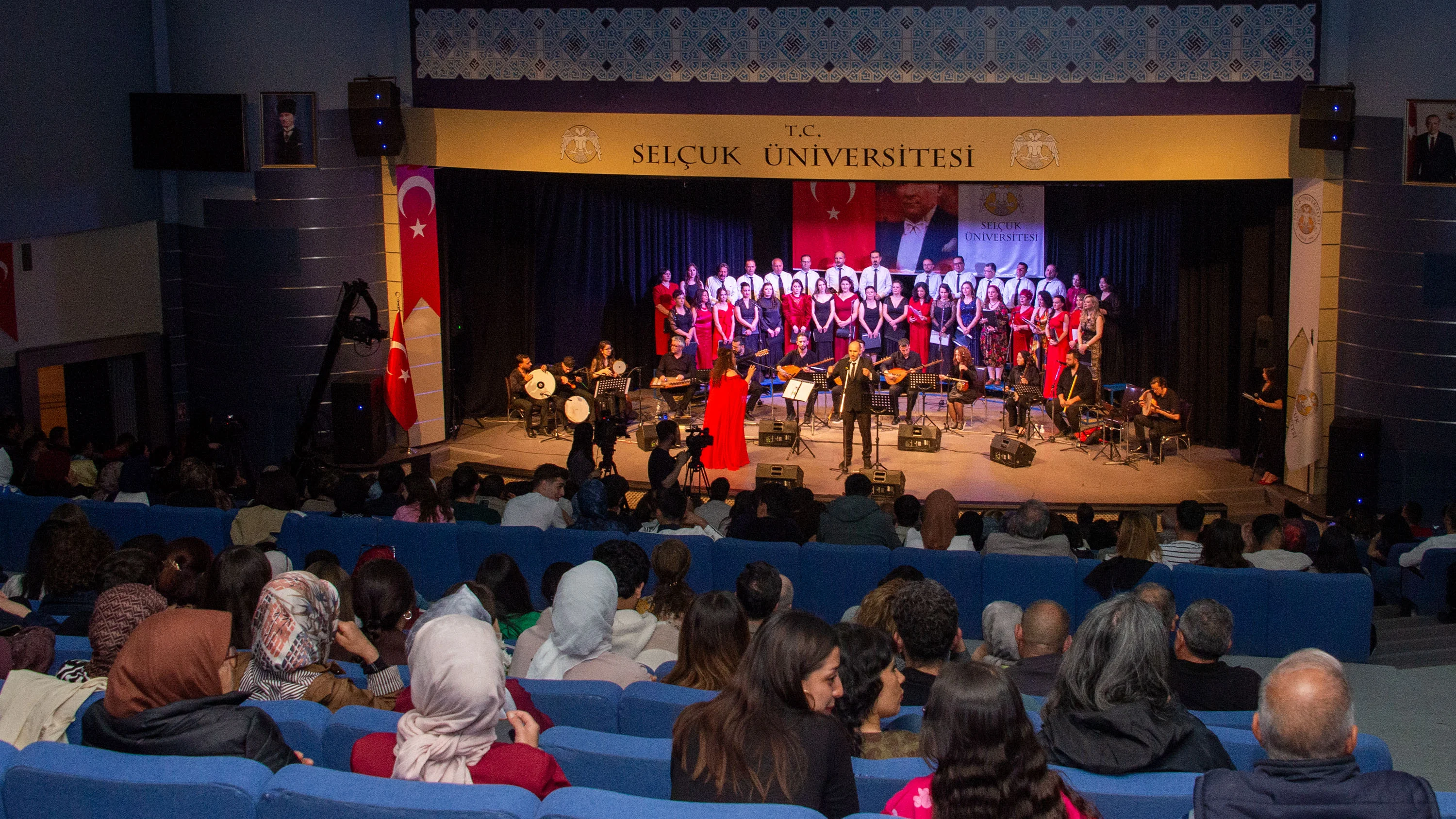 Selçuk Üniversitesi Korosu Bahar Konseri’nde sahne aldı