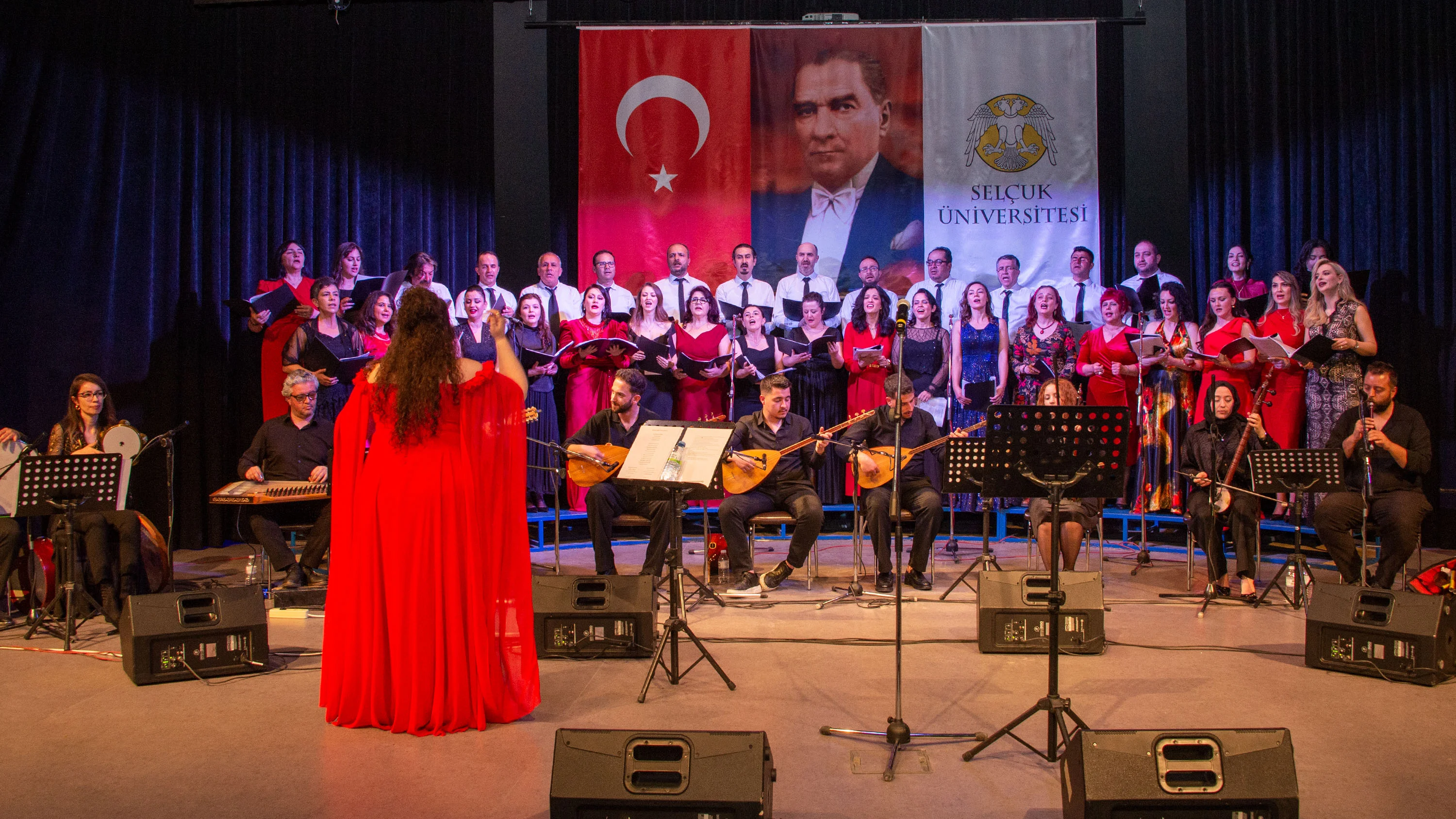 Selçuk Üniversitesi Korosu Bahar Konseri’nde sahne aldı