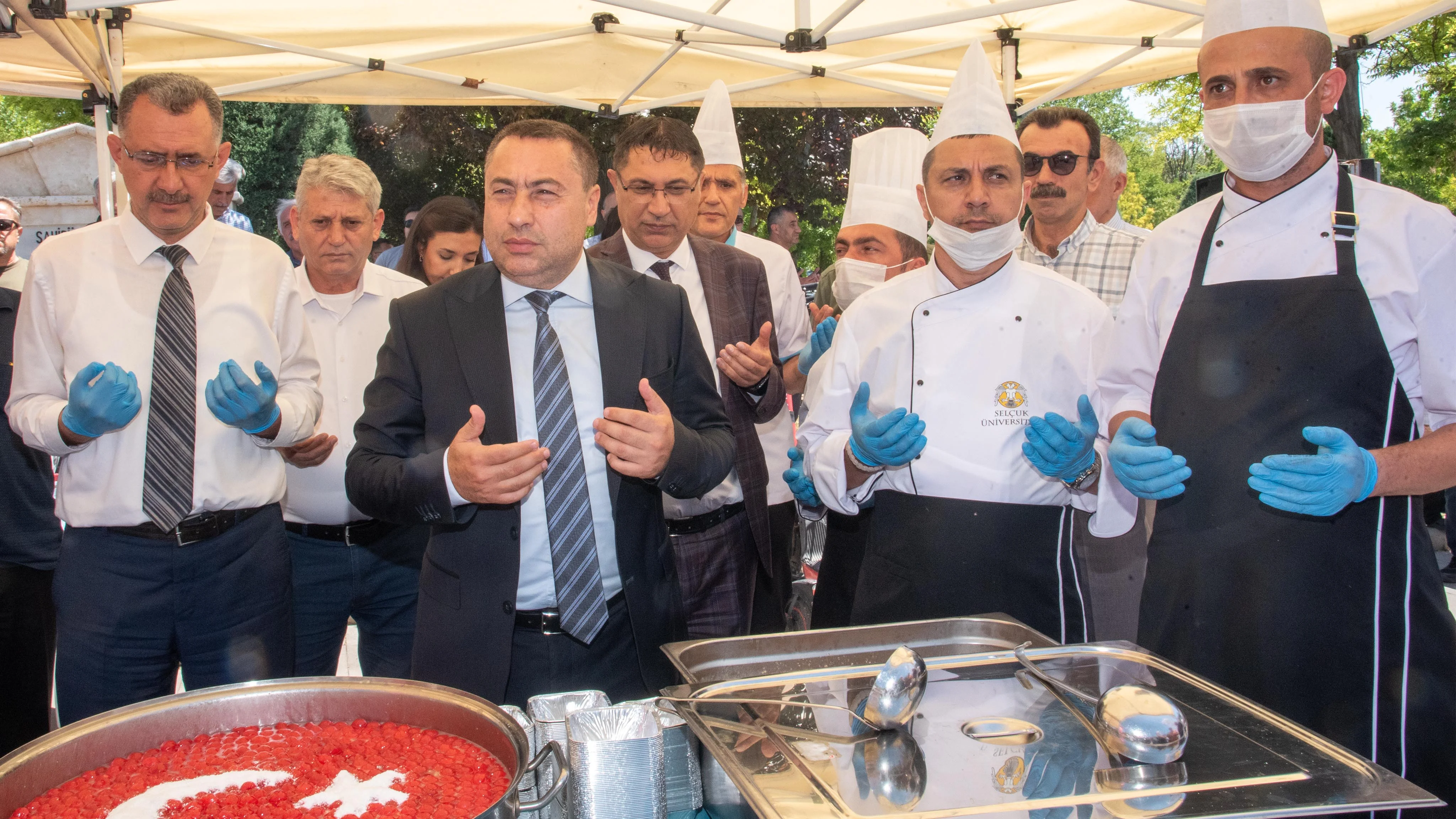 Selçuk Üniversitesinde aşure ikramı