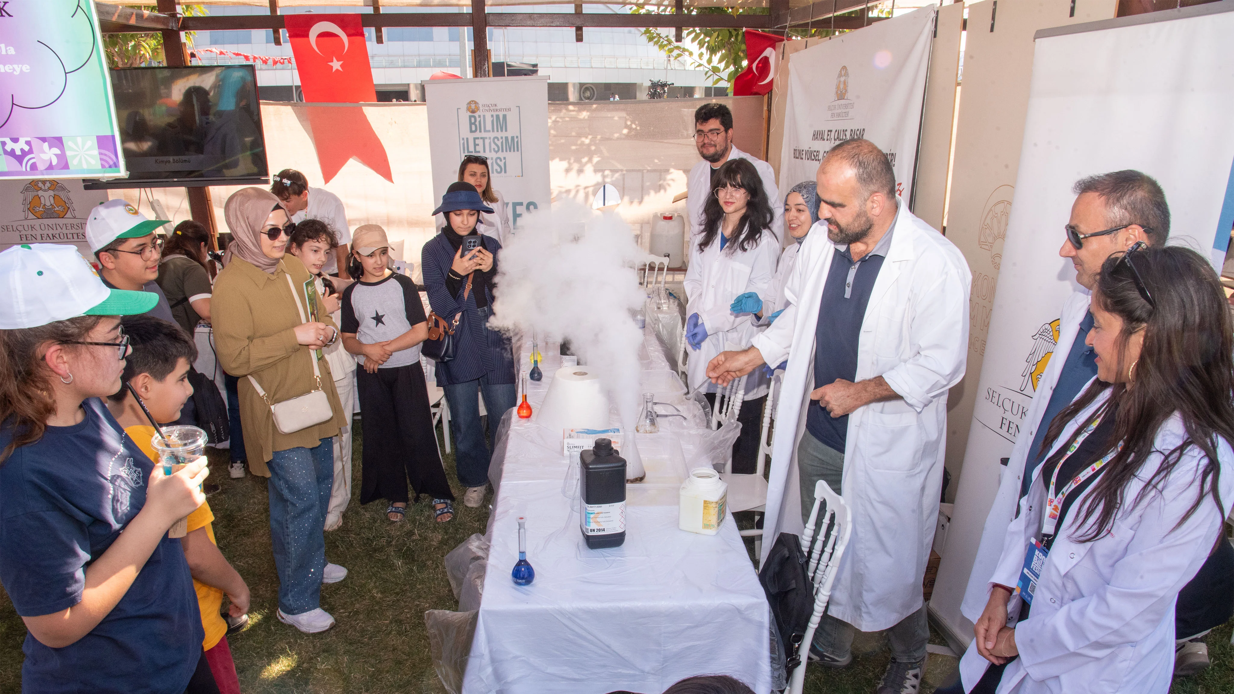 Konya Bilim Festivali’nde Selçuk Üniversitesi standına yoğun ilgi