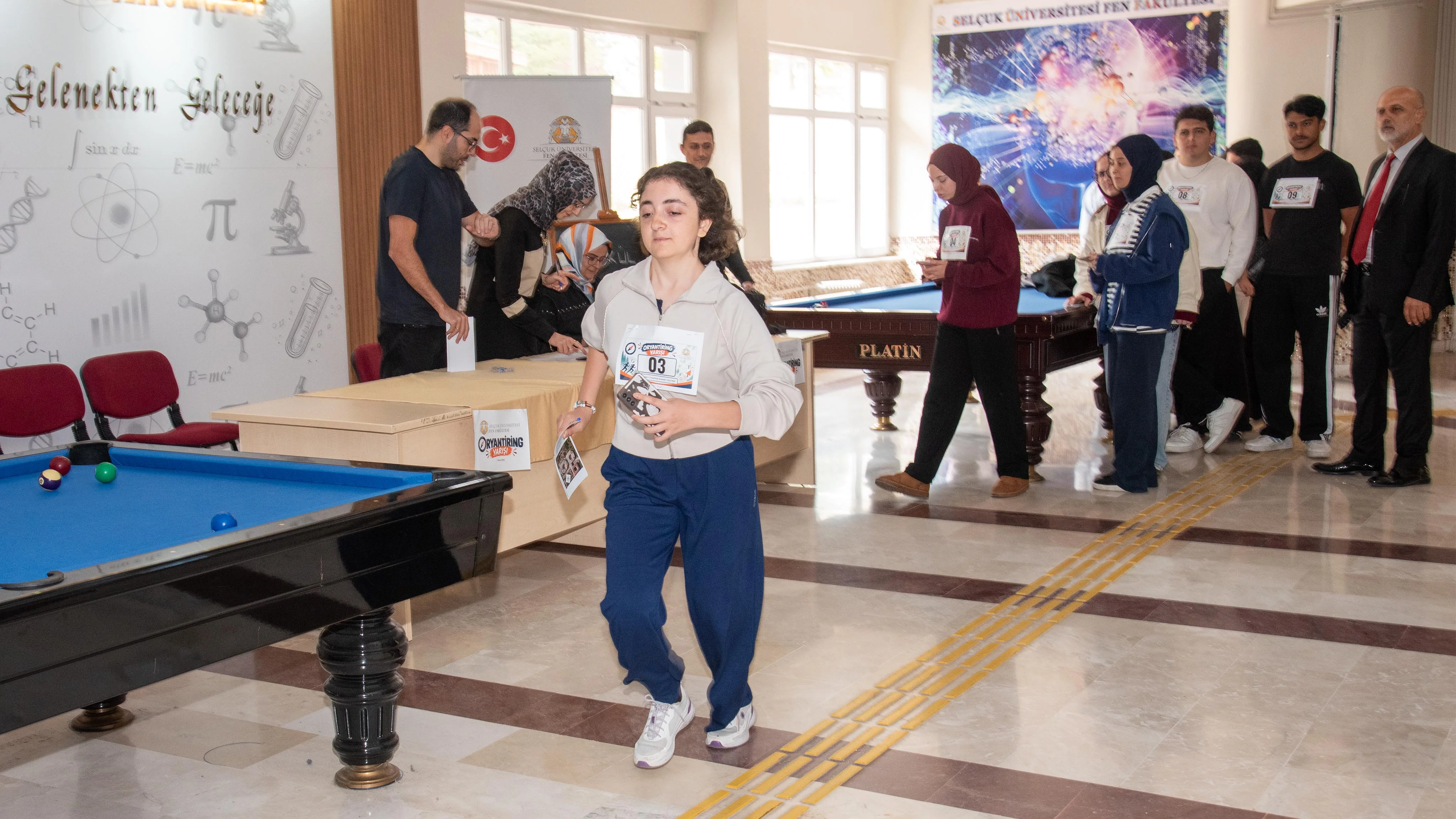 Fen Fakültesinin yeni öğrencileri oryantiring yarışında mücadele etti