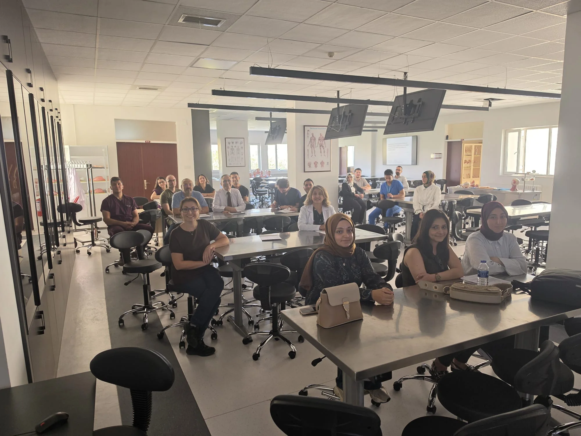 Anatomi (Tıp) Anabilim Dalı'nda makale ve seminer saatleri