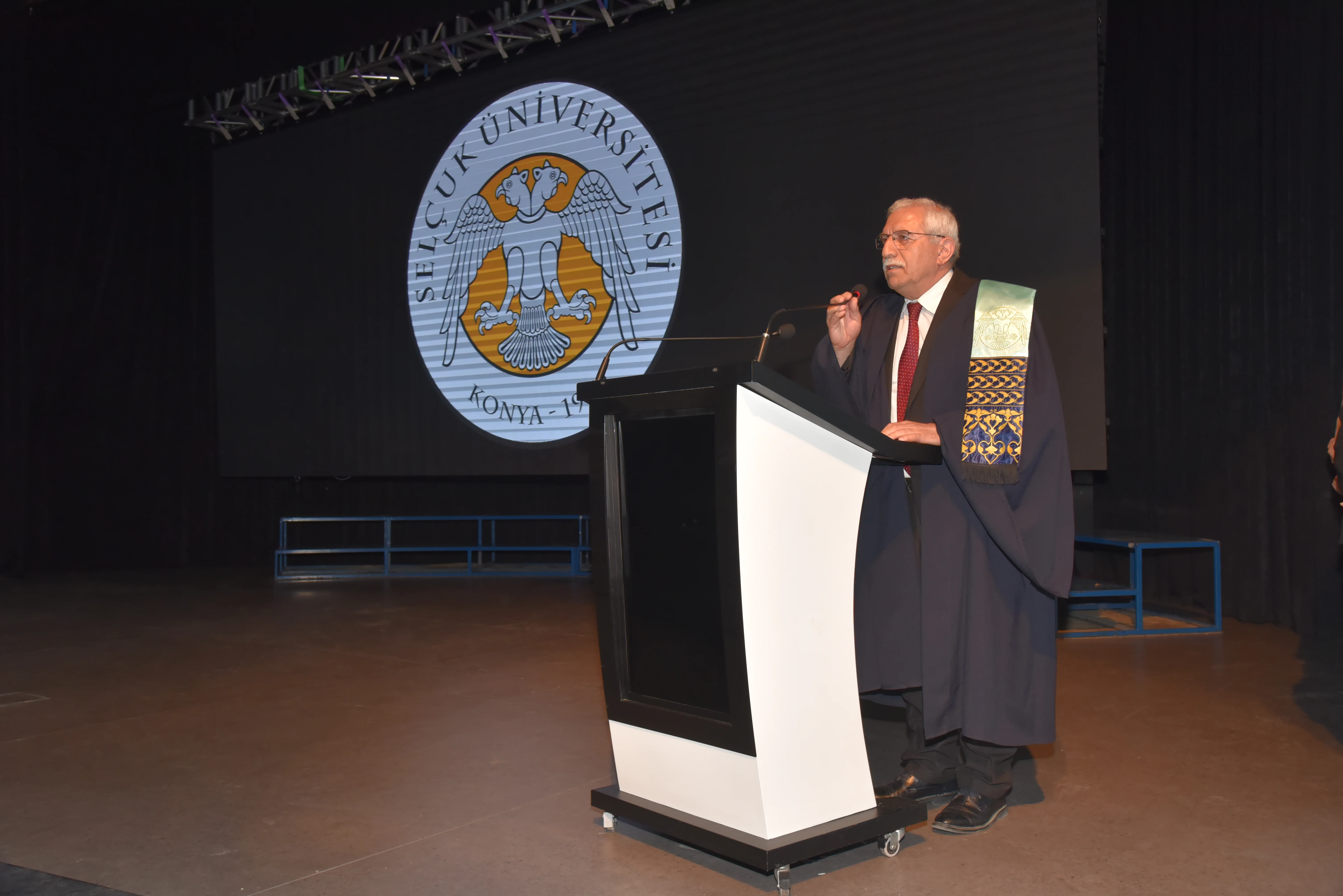 SİVİL HAVACILIK YÜKSEKOKULU’NDA MEZUNİYET COŞKUSU