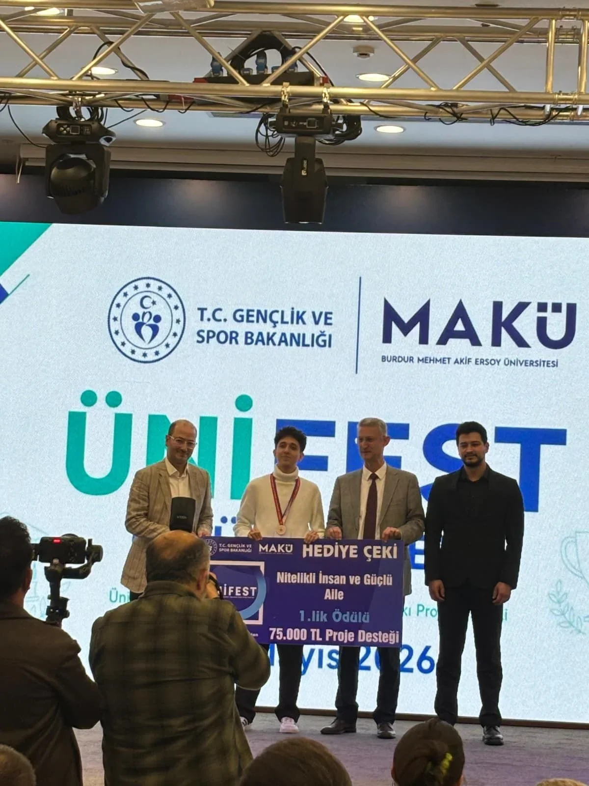 AYZEK Sona Ekibi UNIFEST’te Birincilik Ödülünün Sahibi Oldu