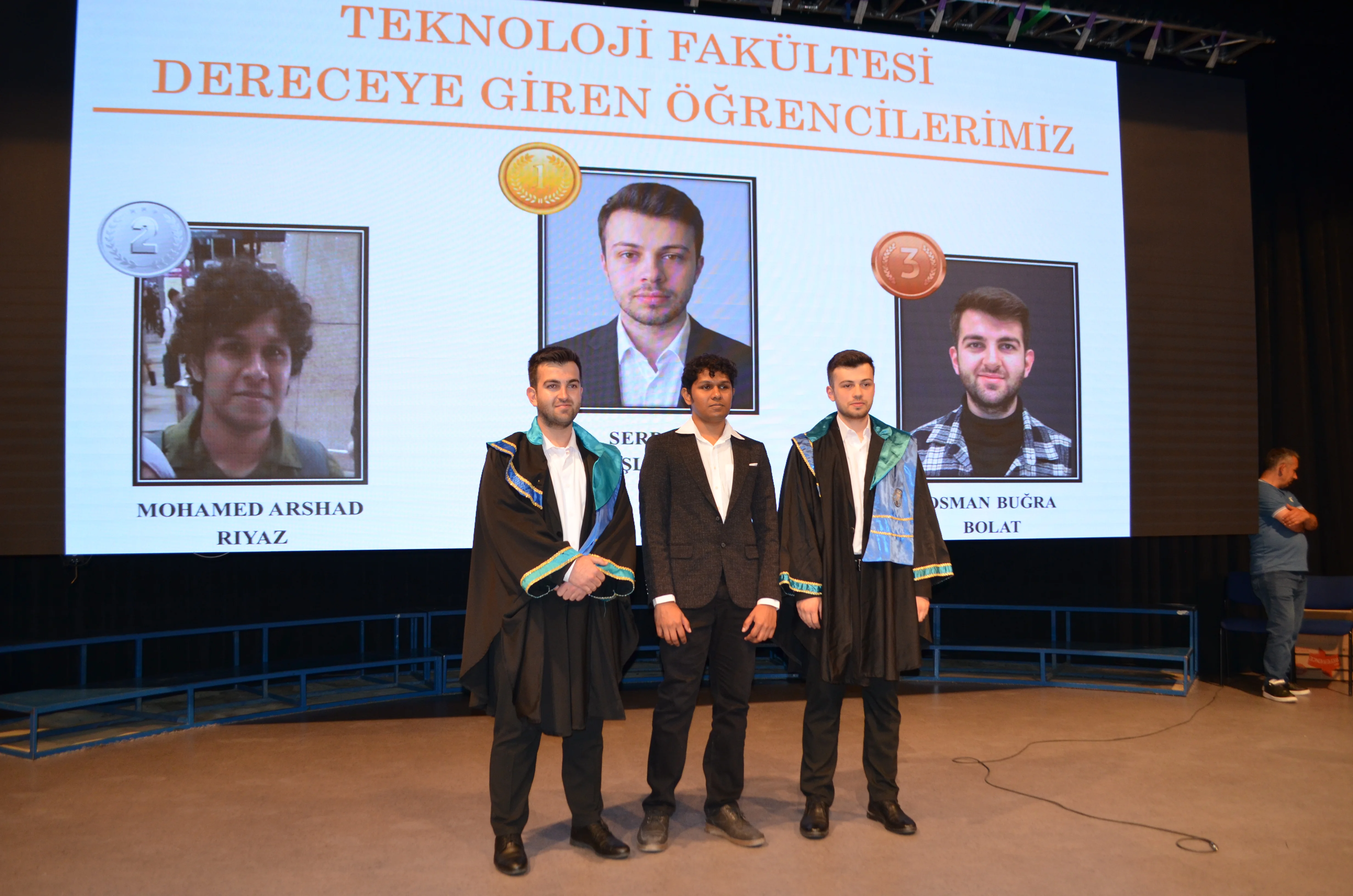 Teknoloji Fakültesinde Mezuniyet Coşkusu