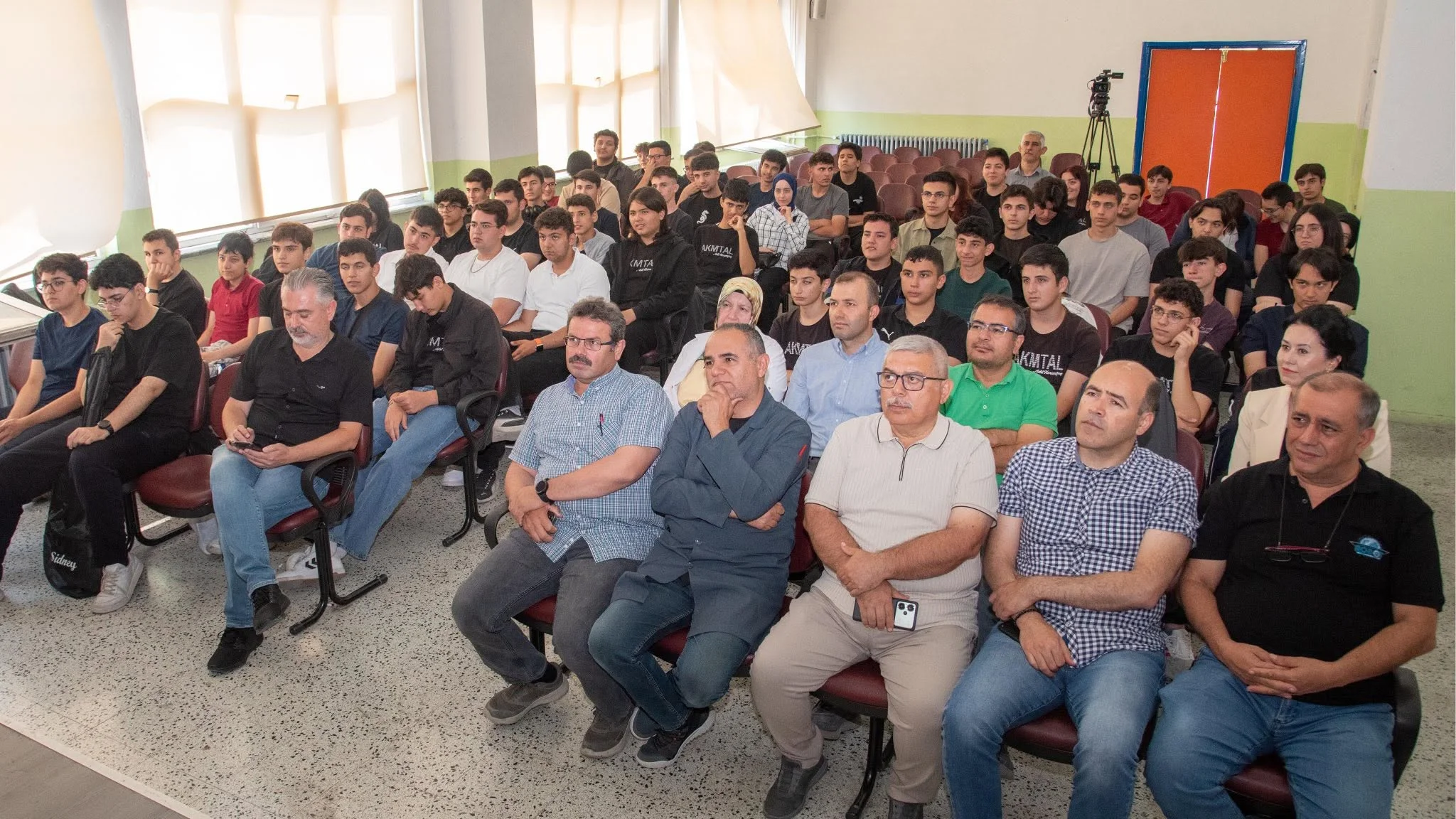 Geleceğin Meslekleri ve Yapay Zekânın Kariyerlere Etkisi Öğrencilerle Değerlendirildi