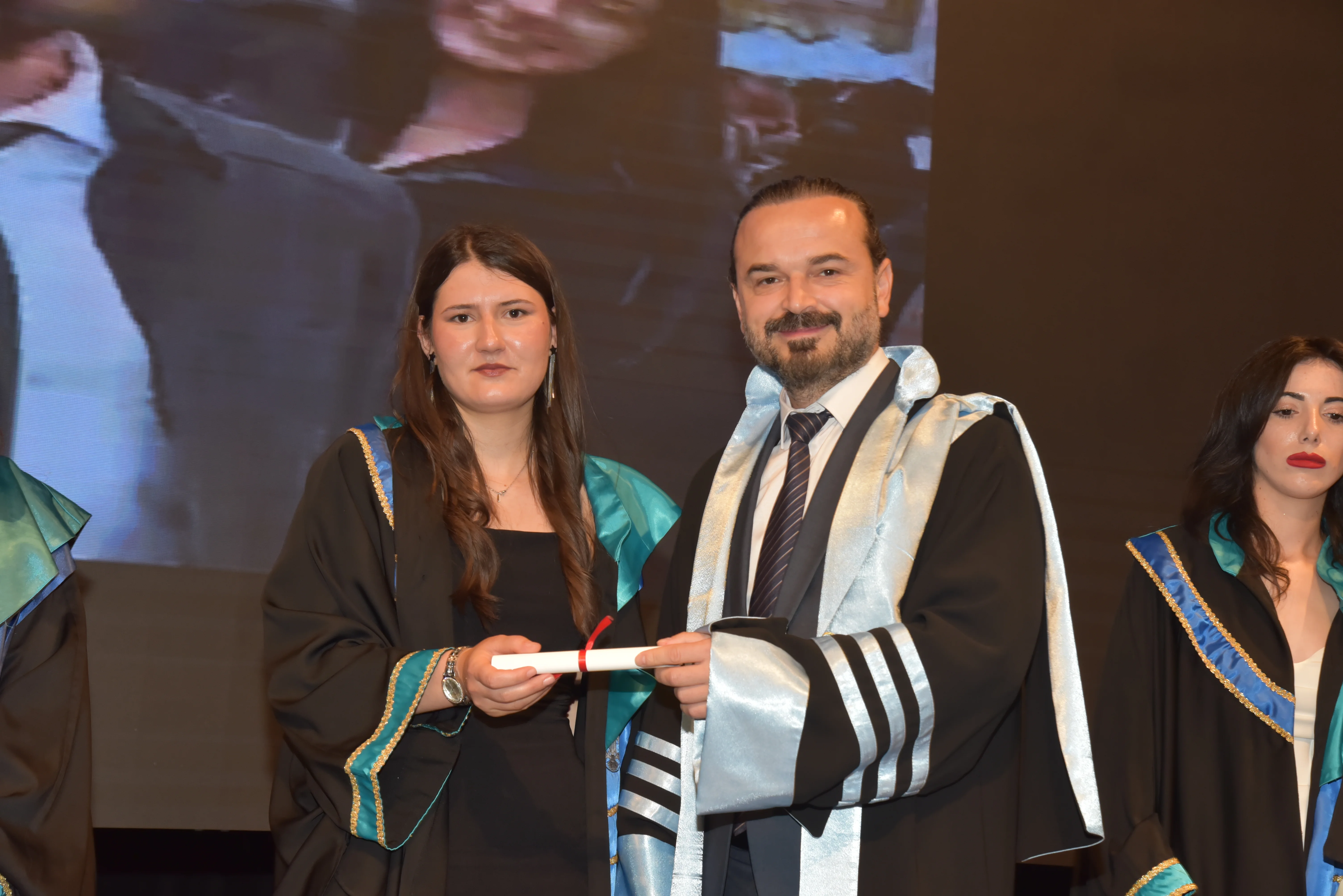 Bölümümüzde Mezuniyet Coşkusu Yaşandı