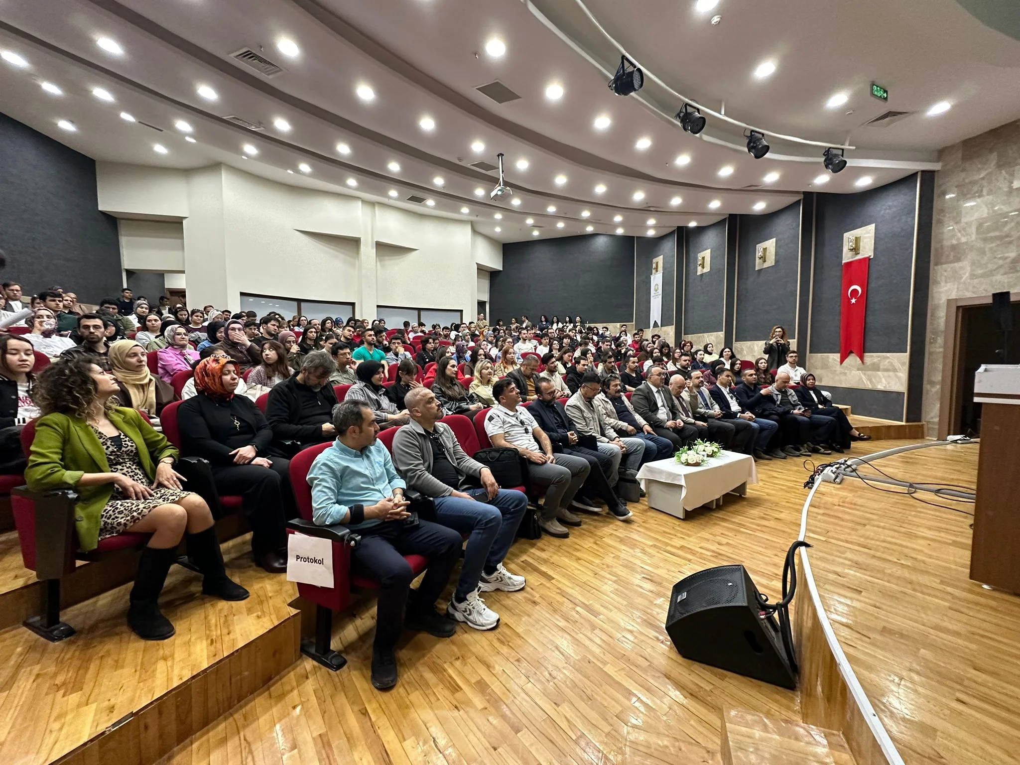 Fakültemizde Sektörle Buluşma: Rixos Sungate Kariyer Günleri Büyük Bir İlgiyle Gerçekleşti