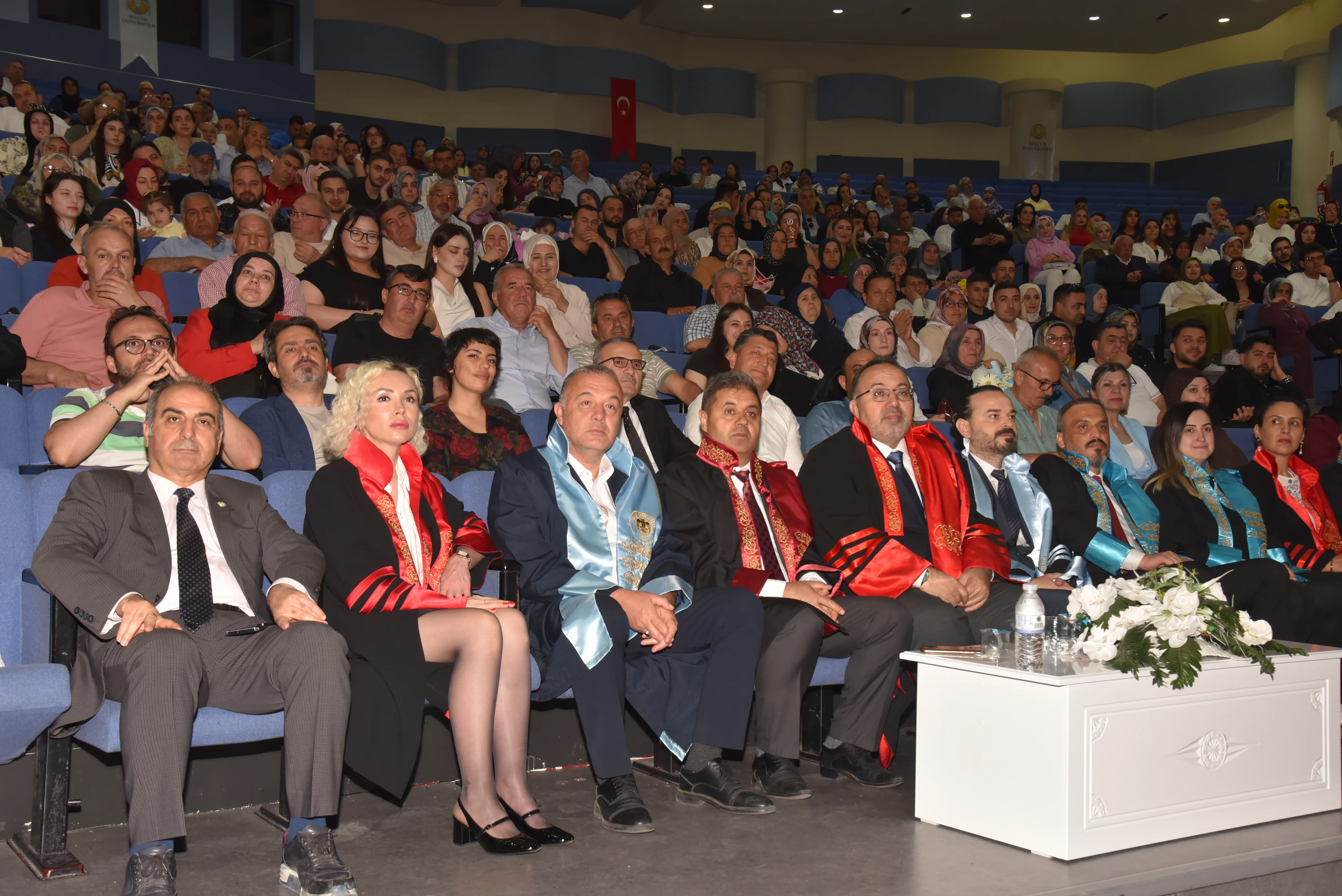 Turizm Fakültesinde Mezuniyet Coşkusu Yaşandı