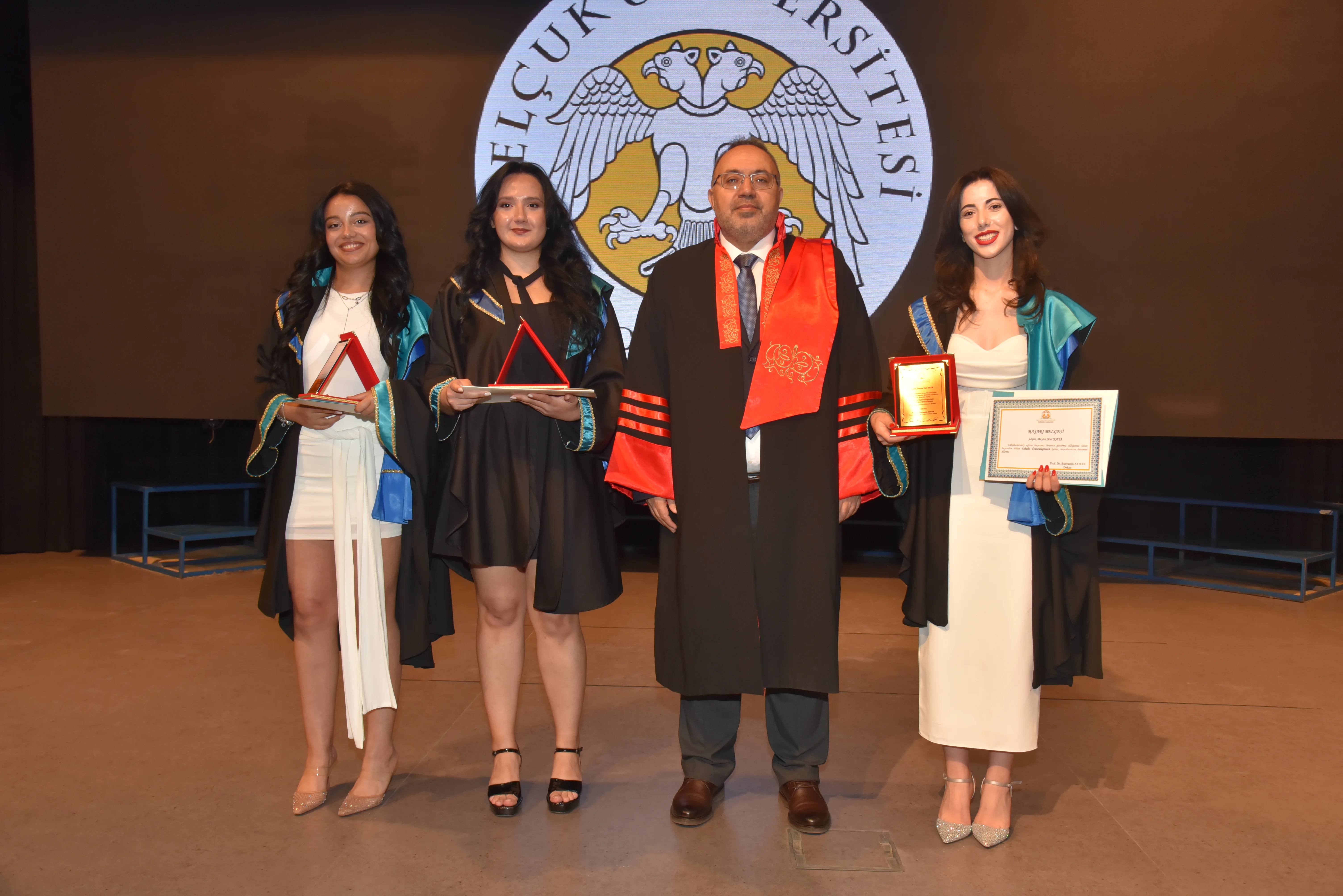 Turizm Fakültesinde Mezuniyet Coşkusu Yaşandı