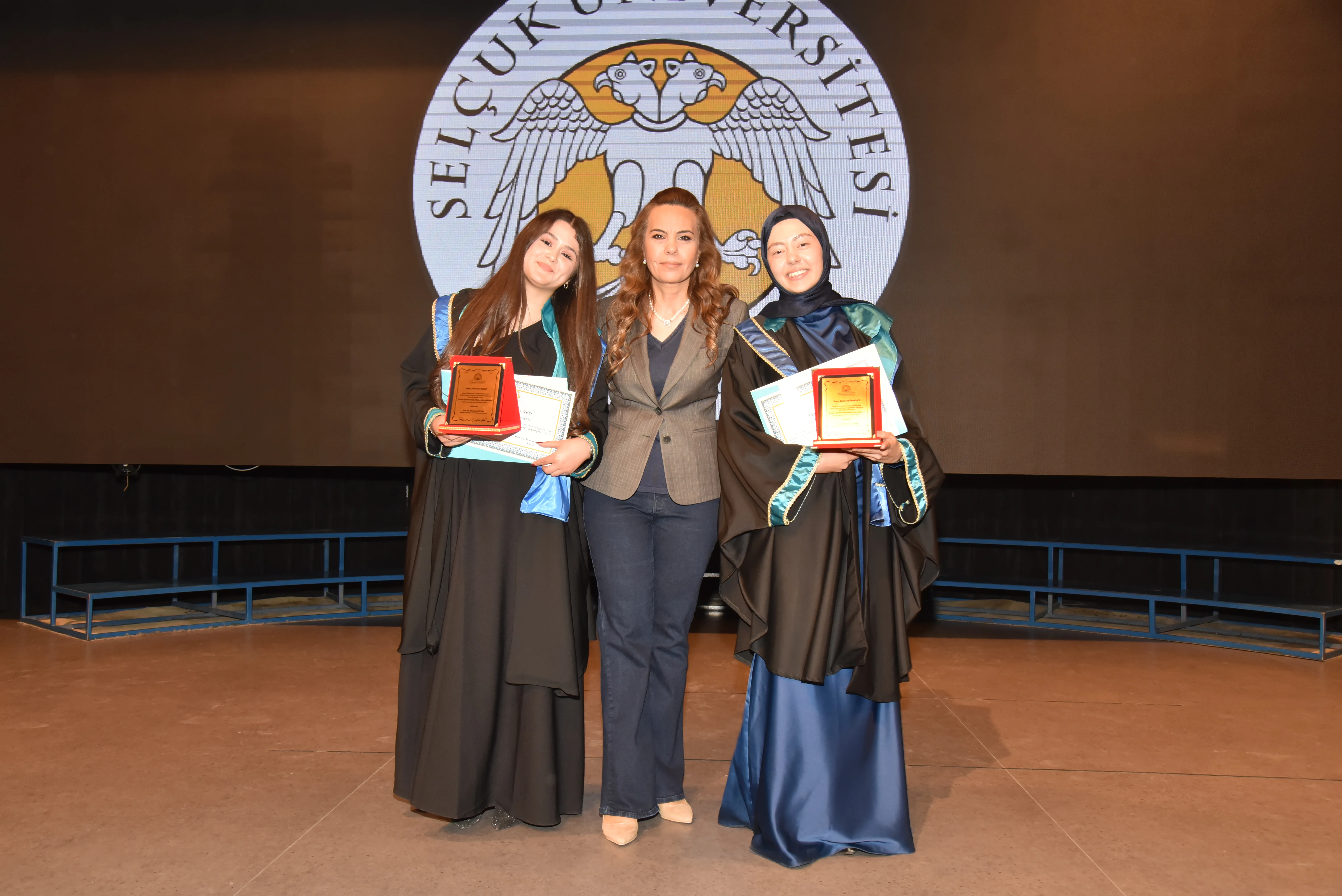 Turizm Fakültesinde Mezuniyet Coşkusu Yaşandı