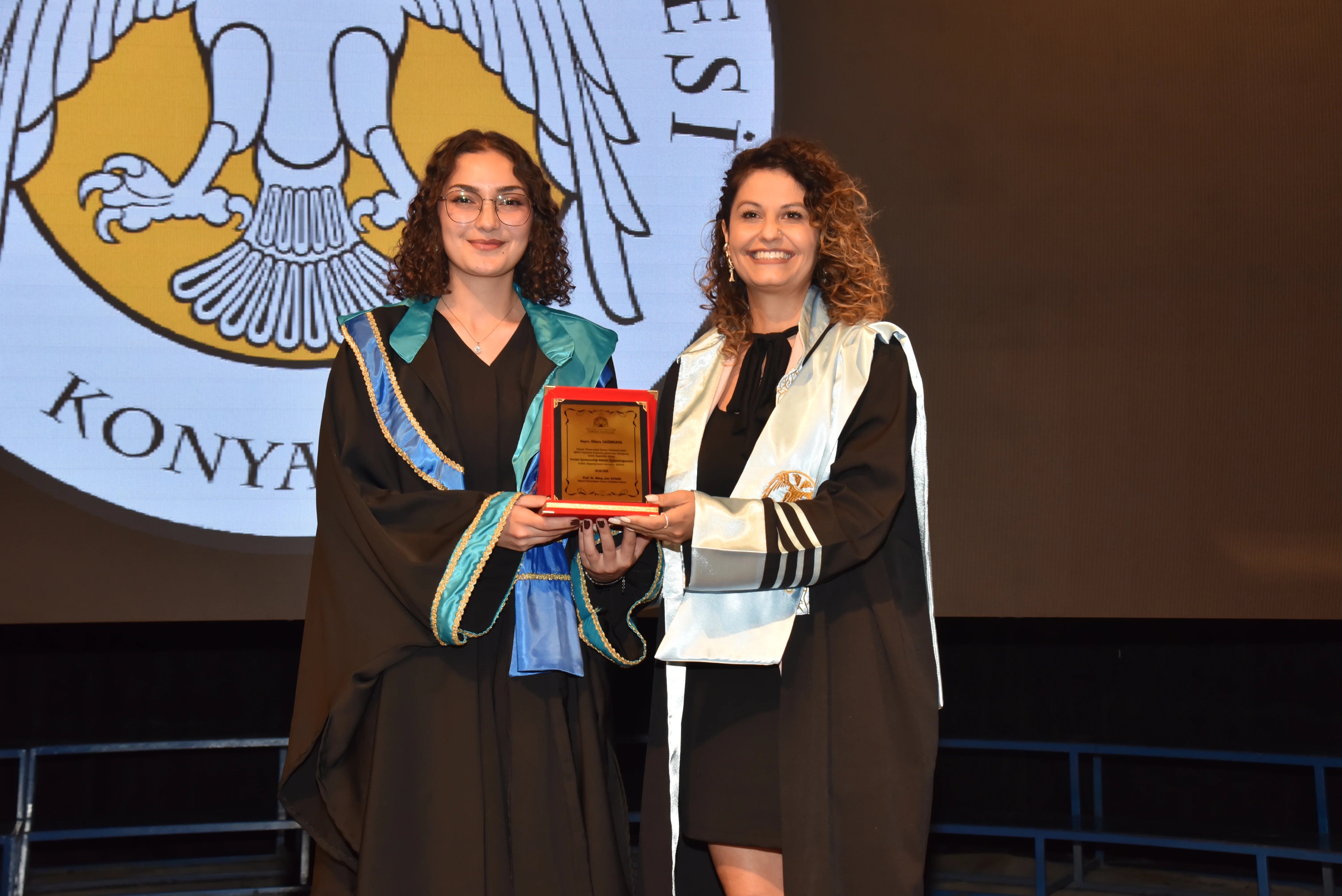 Turizm Fakültesinde Mezuniyet Coşkusu Yaşandı