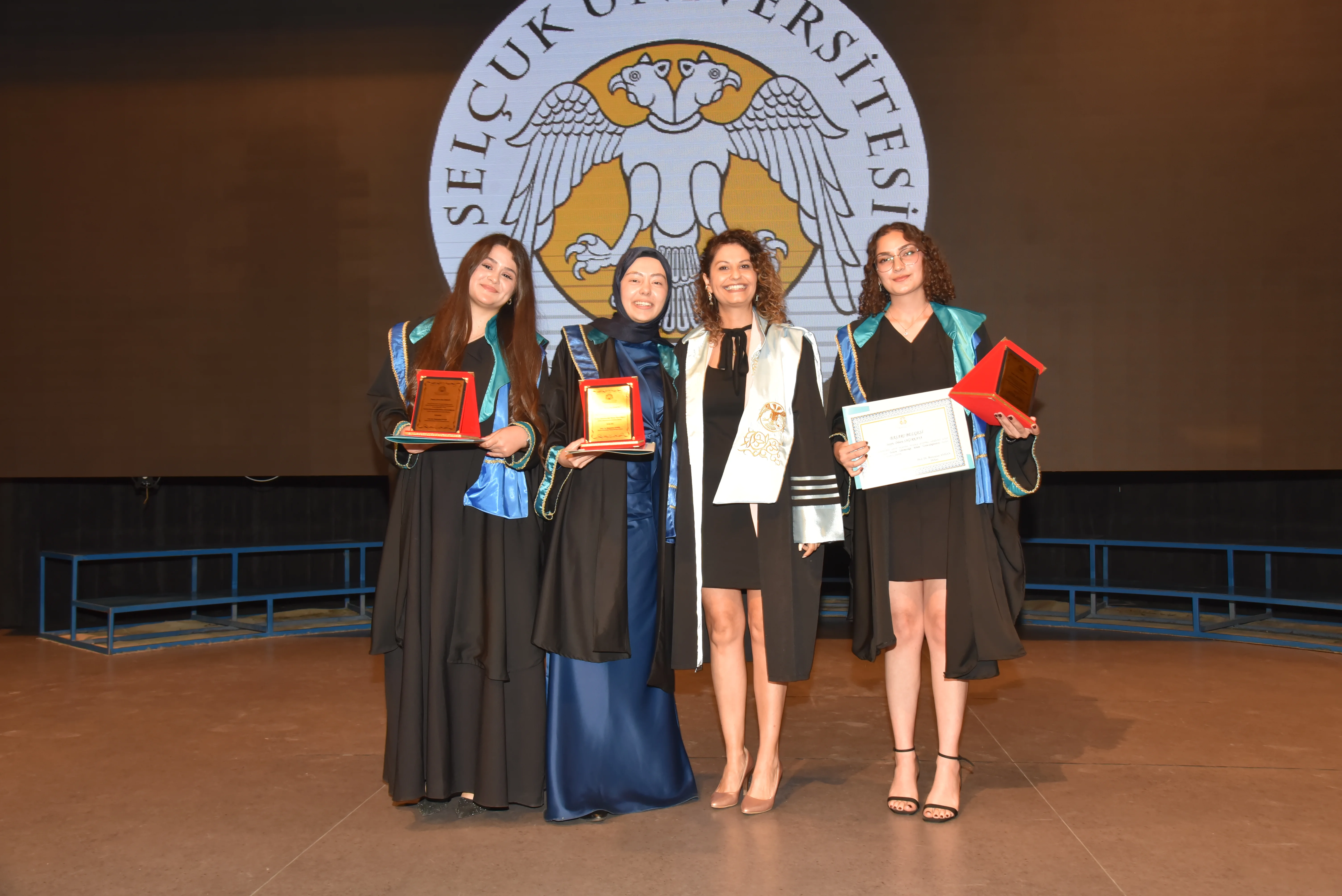 Turizm Fakültesinde Mezuniyet Coşkusu Yaşandı