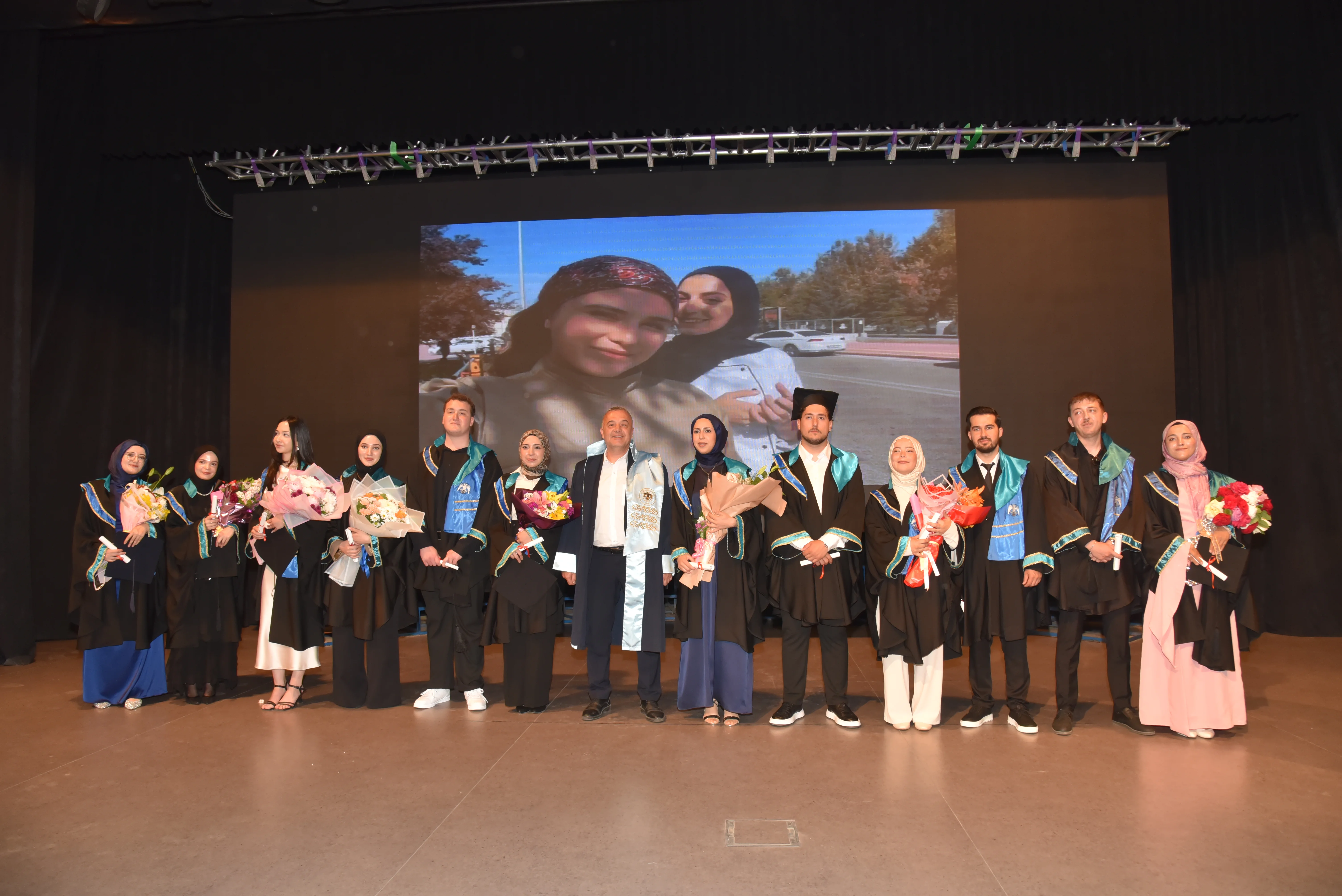 Turizm Fakültesinde Mezuniyet Coşkusu Yaşandı