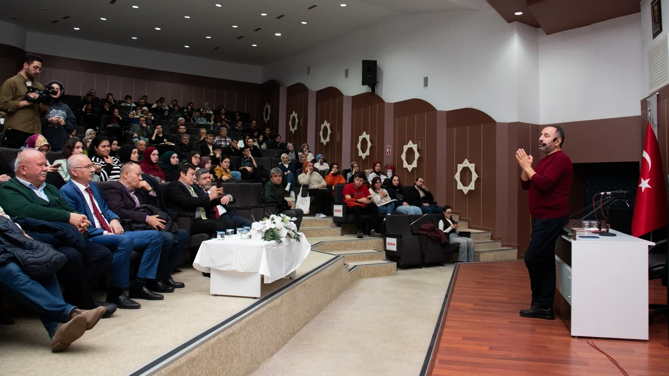 Kızıl Elma Ne/resi/dir? adlı konferans gerçekleştirildi. 