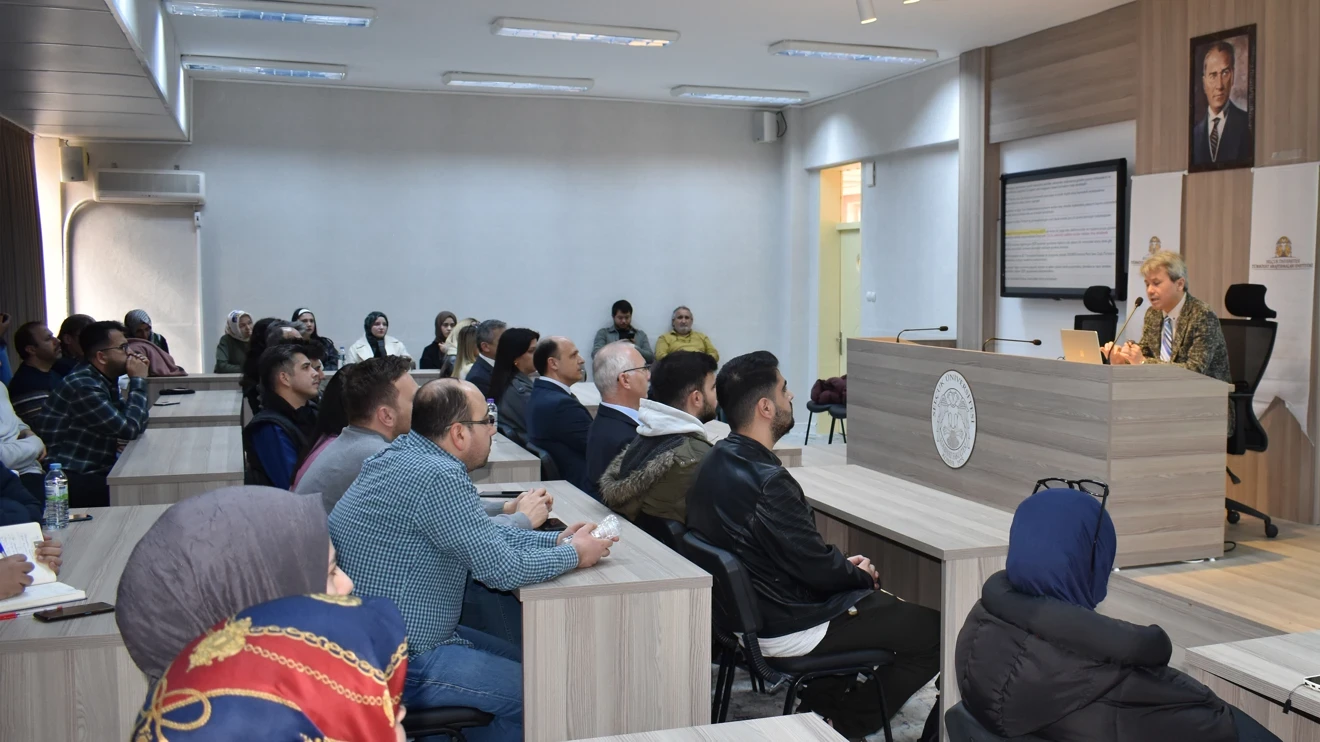 Türkiyat Konuşmaları: "Doğu Türkistan'daki Uygur Türkleriyle İlgili Güncel Gelişmeler"  adlı konferans gerçekleştirildi.