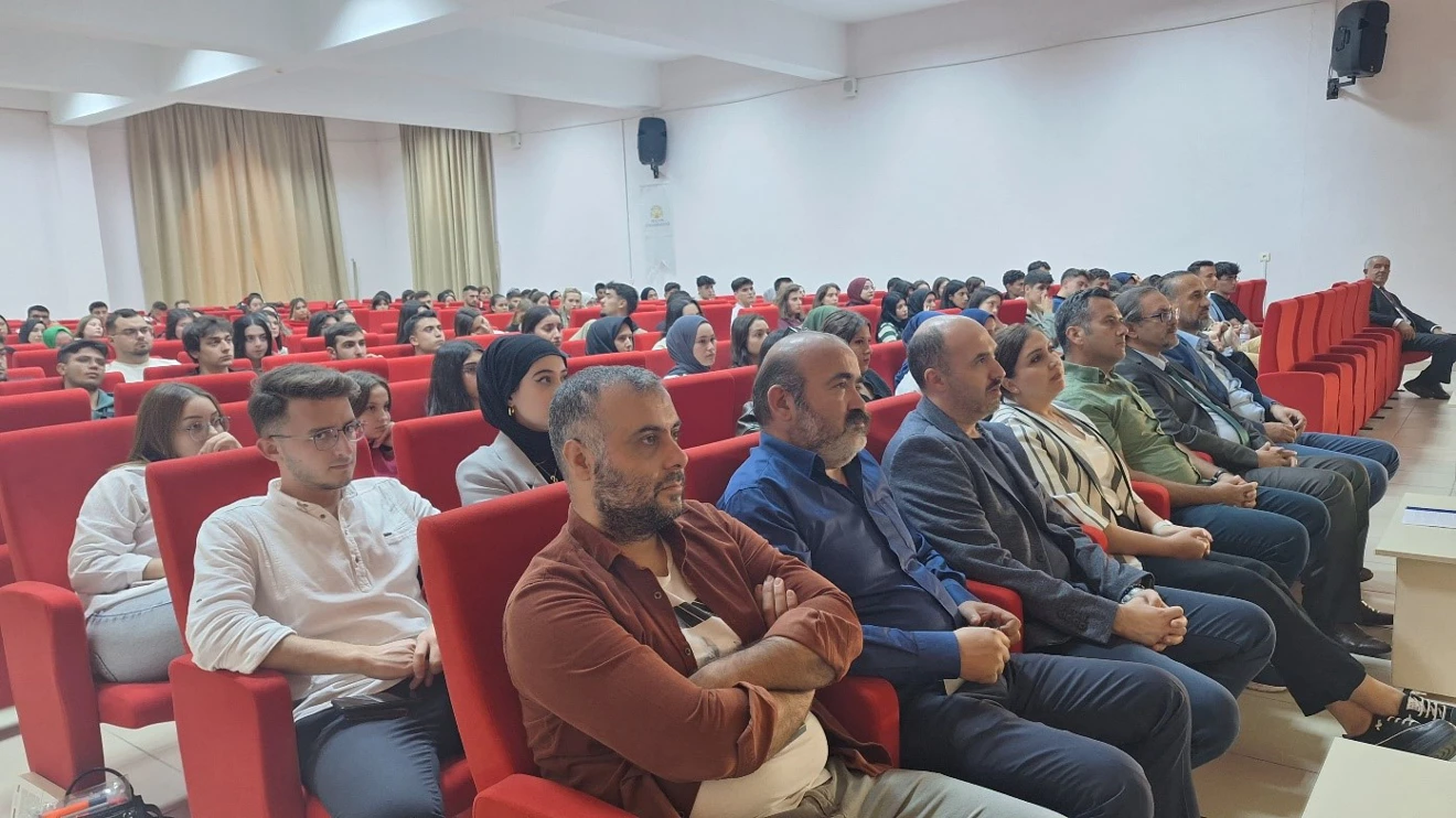 Fakültemizde 2024-2025 Eğitim-Öğretim Yılı Oryantasyon Toplantısı ve Bağımlılıkla Mücadele Paneli Yapıldı