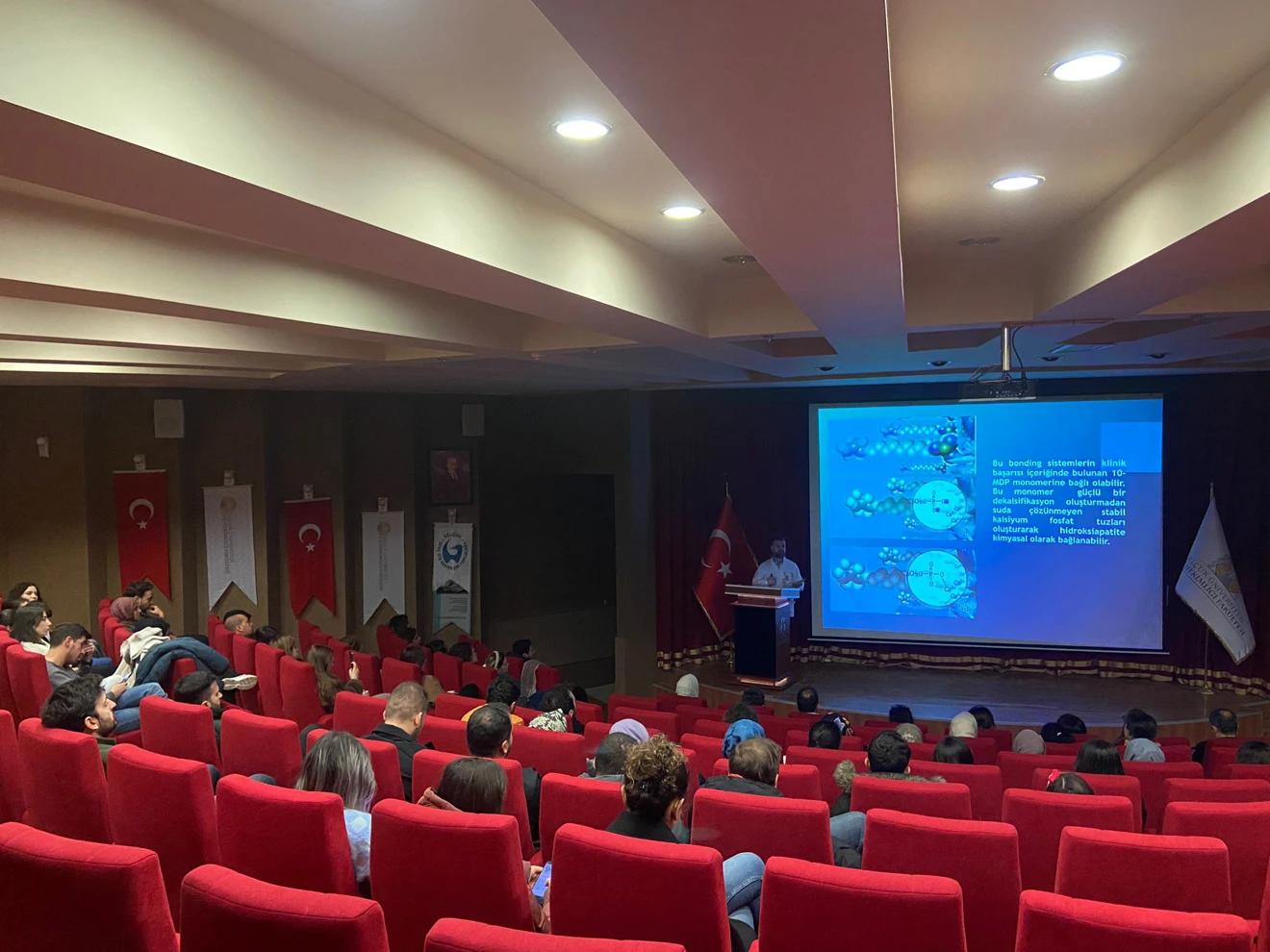 Selçuk Üniversitesi ve Necmettin Erbakan Üniversitesi Diş Hekimliği Fakültelerinin ortaklaşa düzenlediği asistan eğitim programının ilki gerçekleşti.