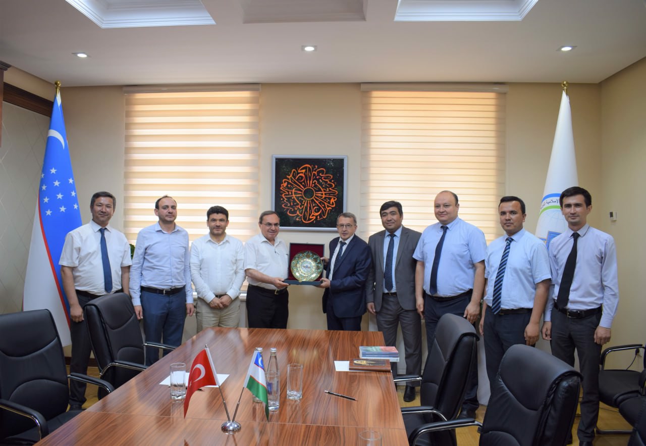 Hocalarımızdan Özbekistan’a Üniversite Ziyareti 