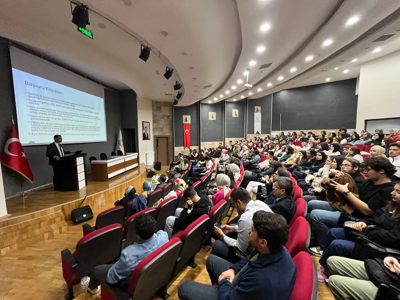 TÜBİTAK  2209-A/B ÜNİVERSİTE ÖĞRENCİLERİ ARAŞTIRMA PROJELERİ BİLGİLENDİRME VE EĞİTİM SEMİNERİ