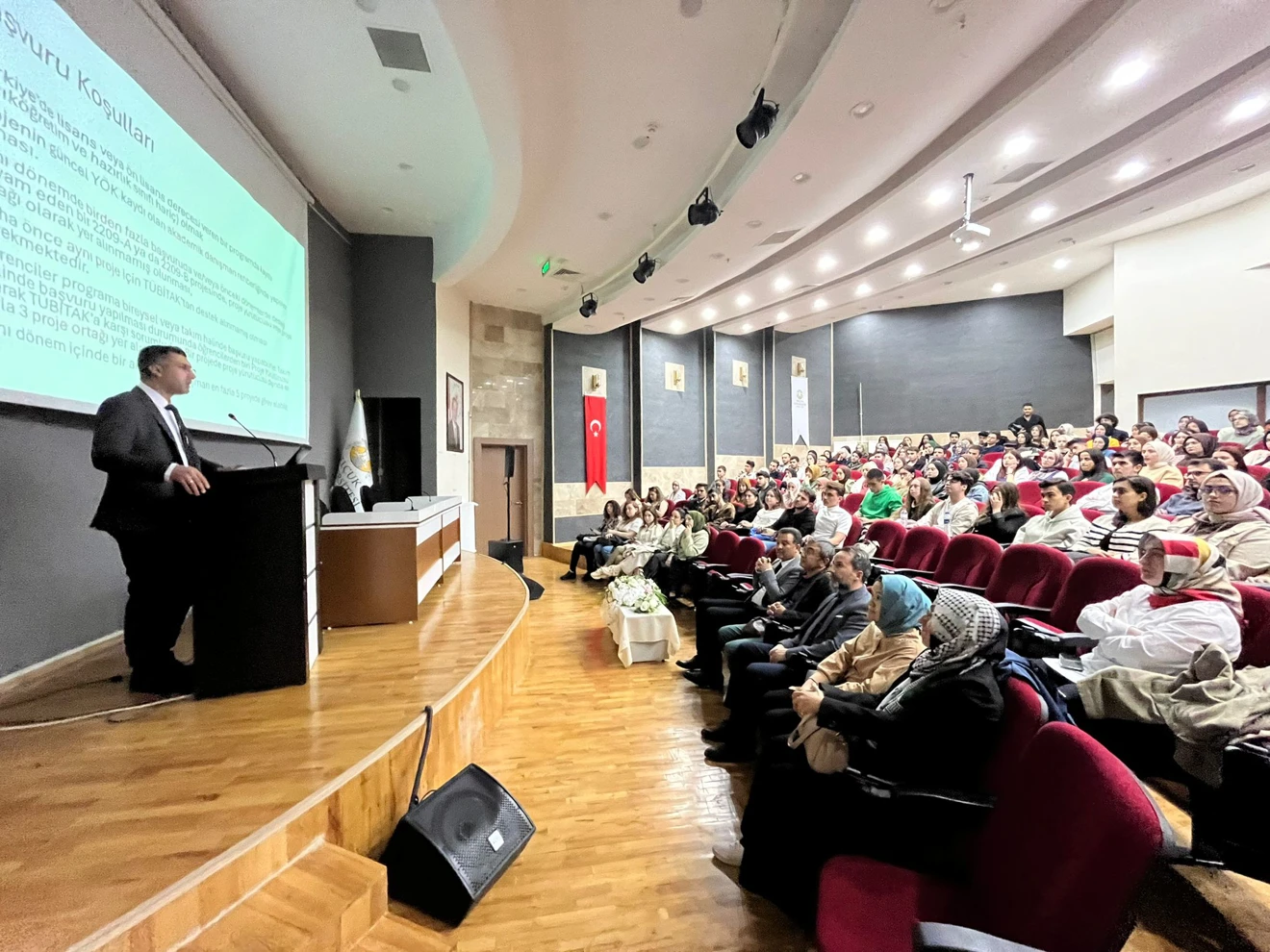 TÜBİTAK  2209-A/B ÜNİVERSİTE ÖĞRENCİLERİ ARAŞTIRMA PROJELERİ BİLGİLENDİRME VE EĞİTİM SEMİNERİ