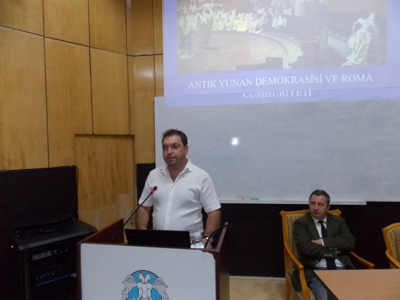  Edebiyat Fakültesi'nde "Türkiye Cumhuriyeti'nin 102. yılı" Konulu Konferans Gerçekleşti