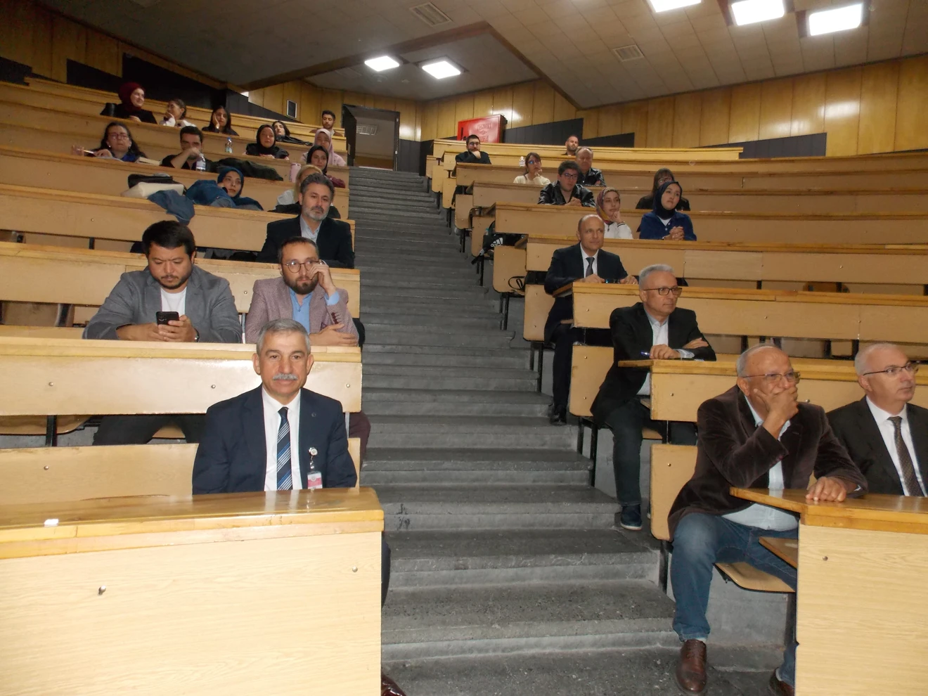  Edebiyat Fakültesi'nde "Türkiye Cumhuriyeti'nin 102. yılı" Konulu Konferans Gerçekleşti
