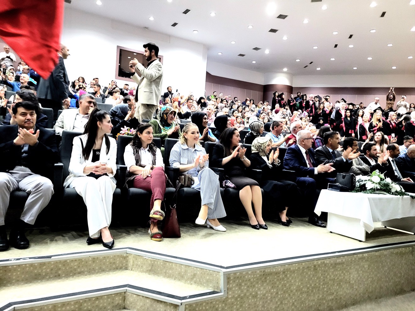 EĞİTİM FAKÜLTESİ İLK MEZUNLARINI VERDİ