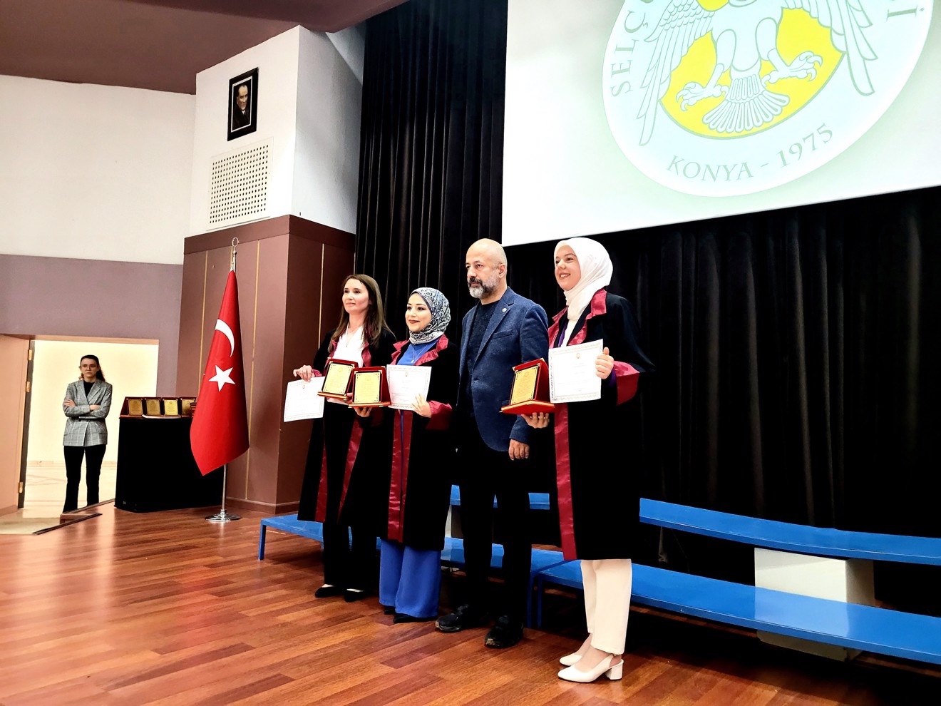 EĞİTİM FAKÜLTESİ İLK MEZUNLARINI VERDİ