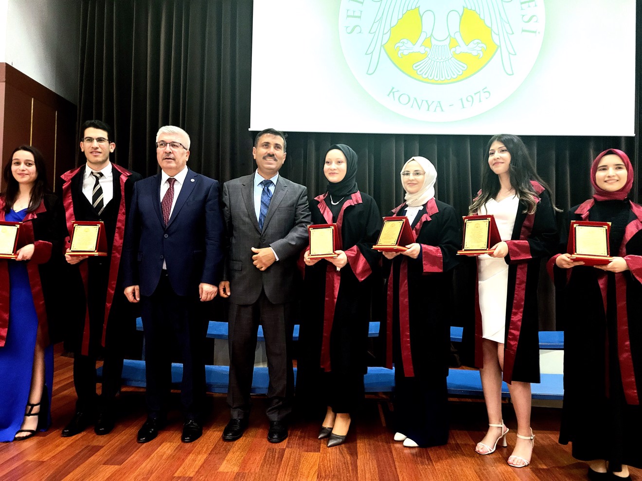 EĞİTİM FAKÜLTESİ İLK MEZUNLARINI VERDİ