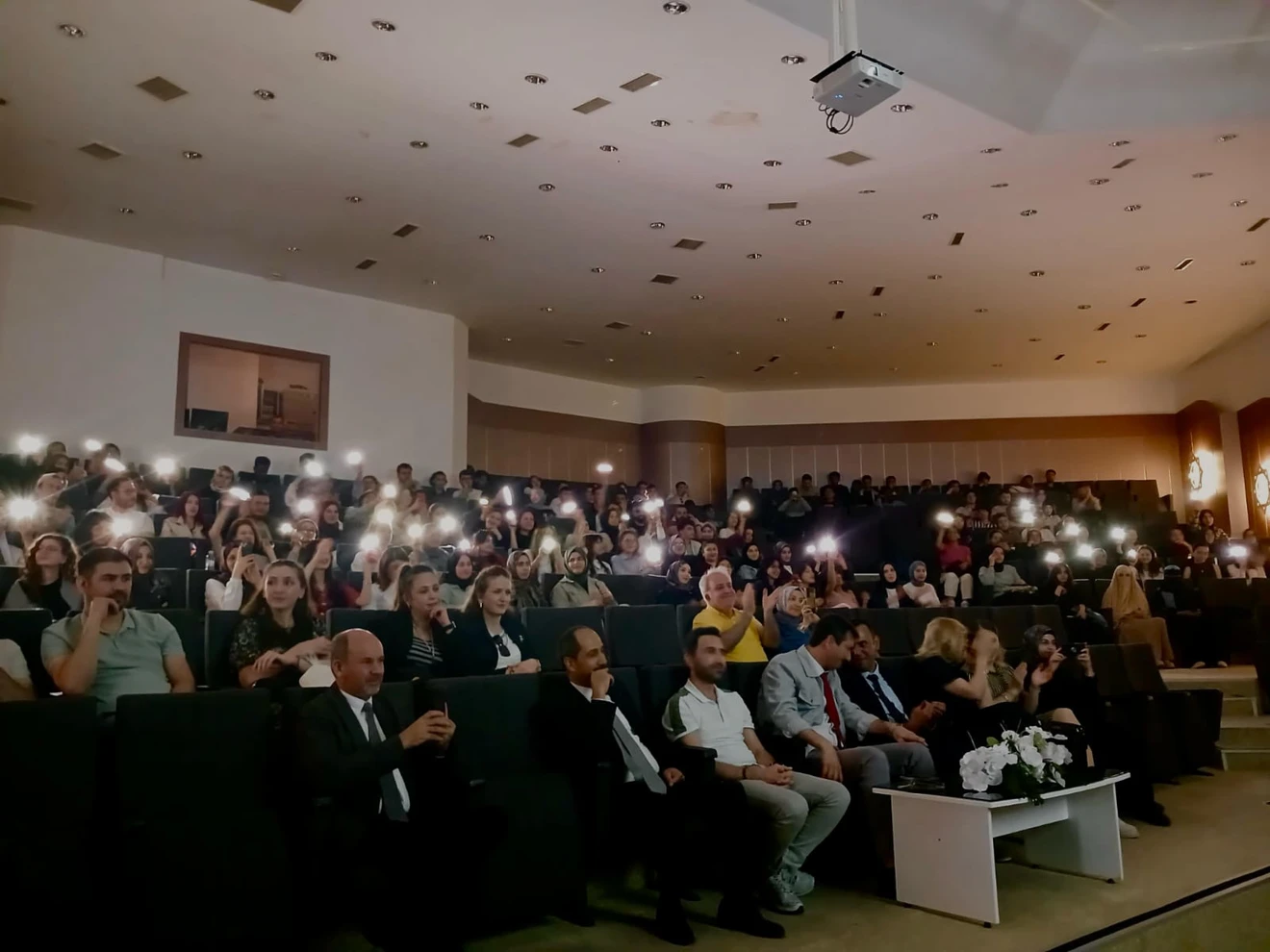"Tayfun Korkmaz ile Ezgilerden Dizelere" adlı söyleşi gerçekleştirildi