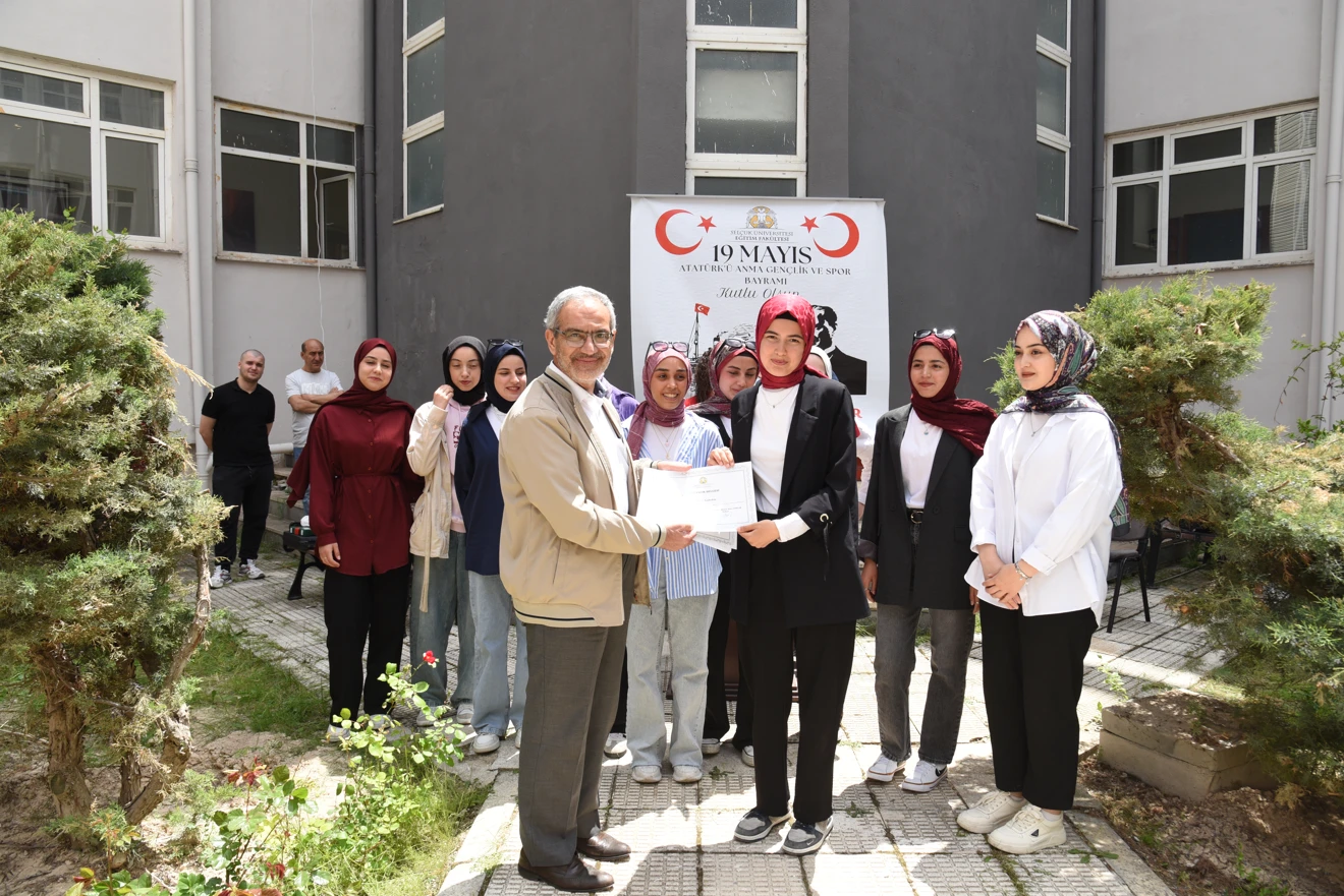 Selçuk Üniversitesi Eğitim Fakültesi’nde 19 Mayıs Coşkusu
