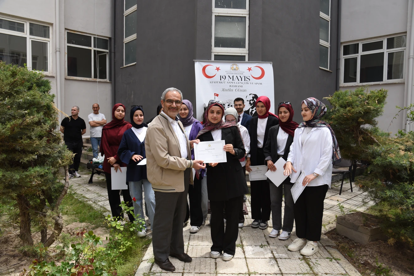 Selçuk Üniversitesi Eğitim Fakültesi’nde 19 Mayıs Coşkusu