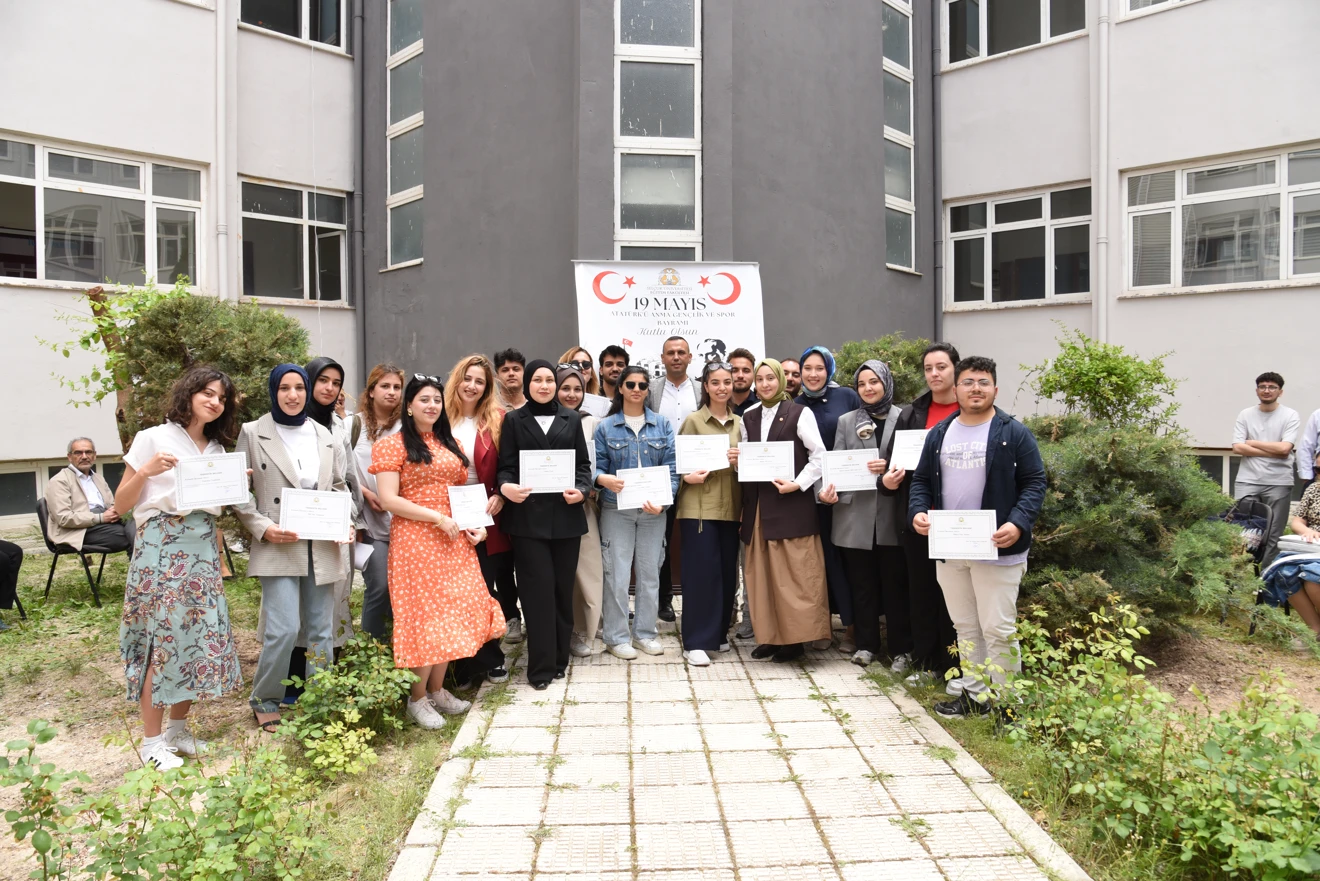 Selçuk Üniversitesi Eğitim Fakültesi’nde 19 Mayıs Coşkusu