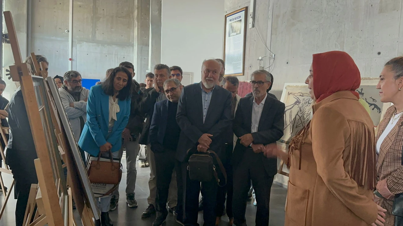 SELÇUK'TAN KADIN SANATÇILAR SERGİSİ