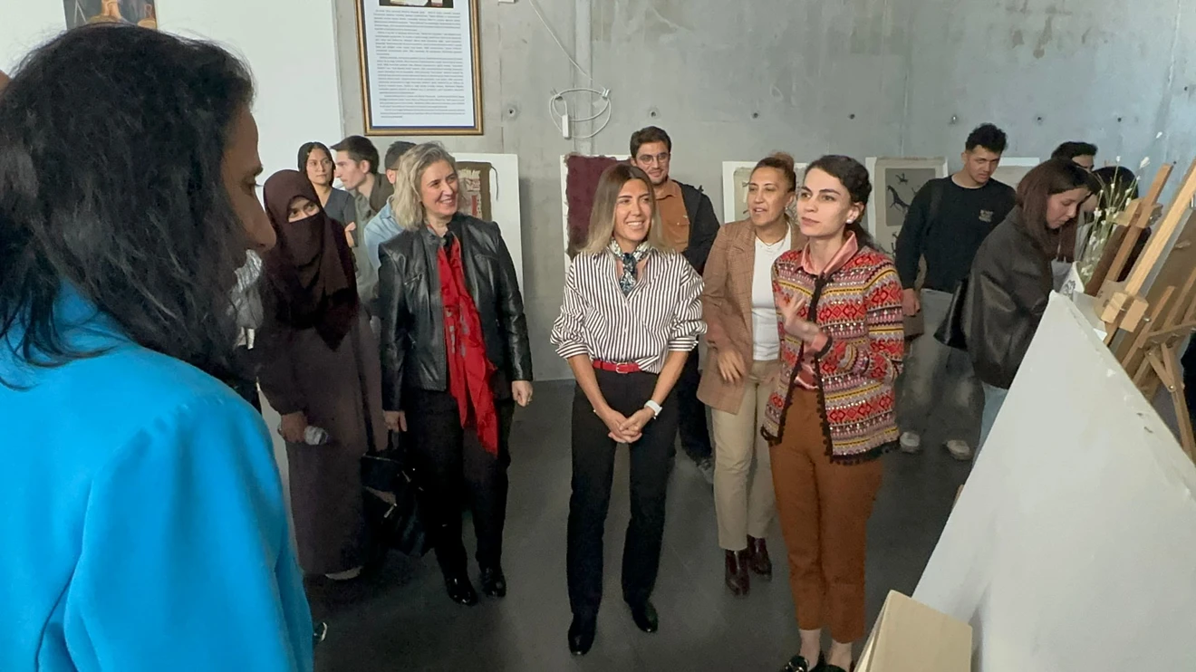 SELÇUK'TAN KADIN SANATÇILAR SERGİSİ